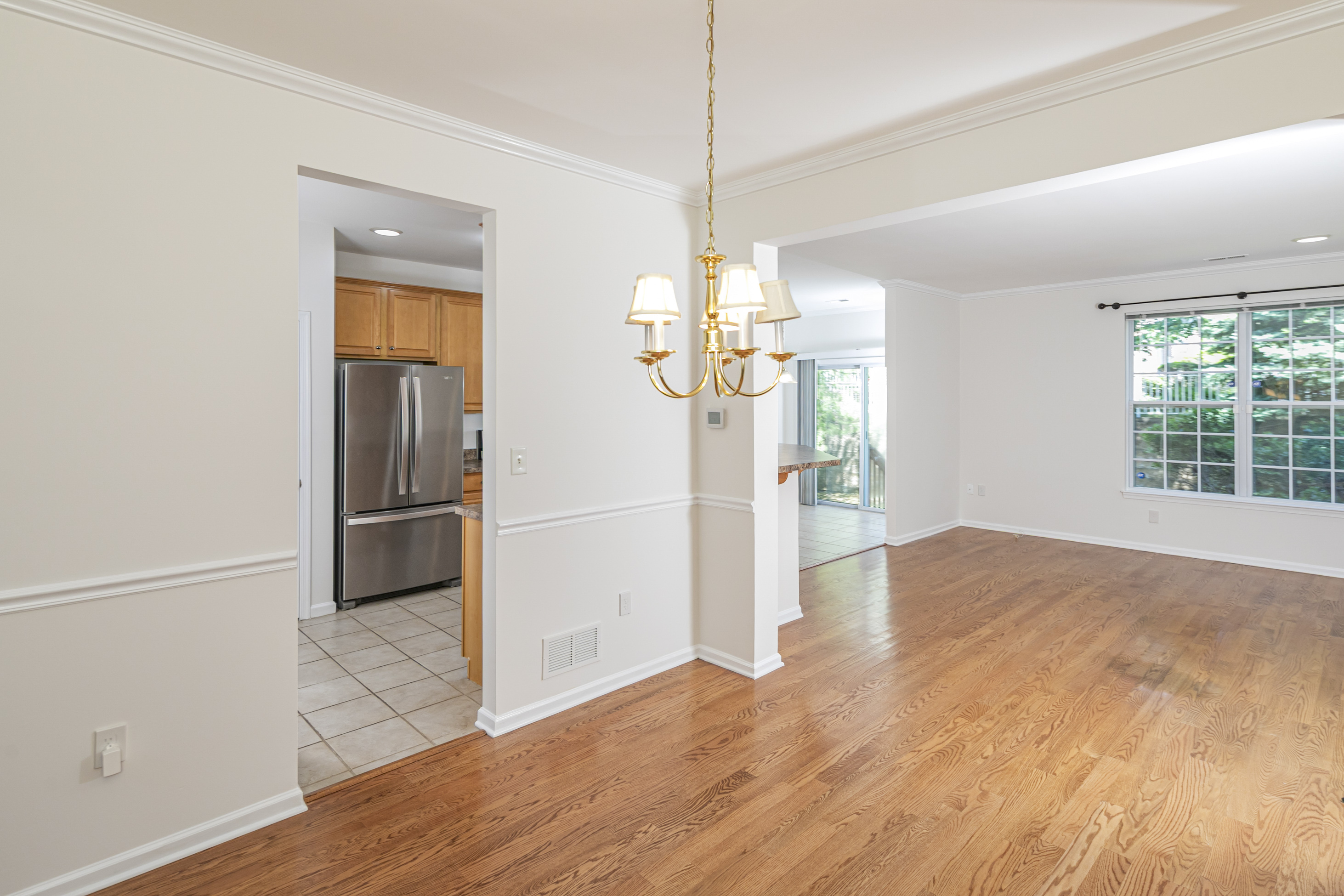  Contemporary Townhouse, Prime Location - 物件實景