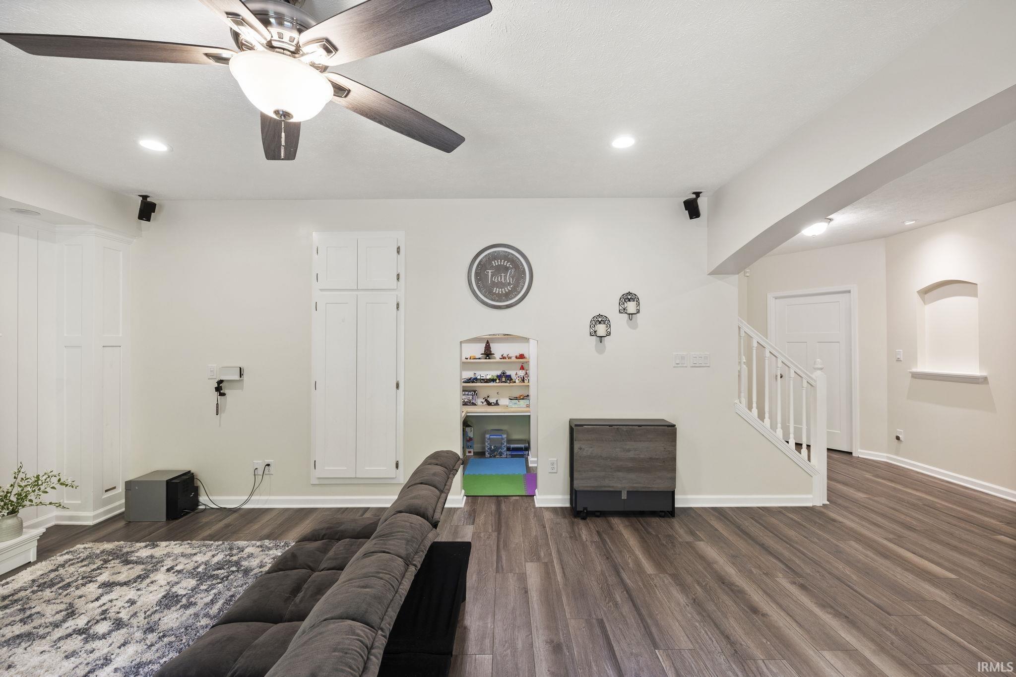 Bloomington, Indiana, 47404, United States, 5 Bedrooms Bedrooms, ,4 BathroomsBathrooms,Residential,For Sale,1979939