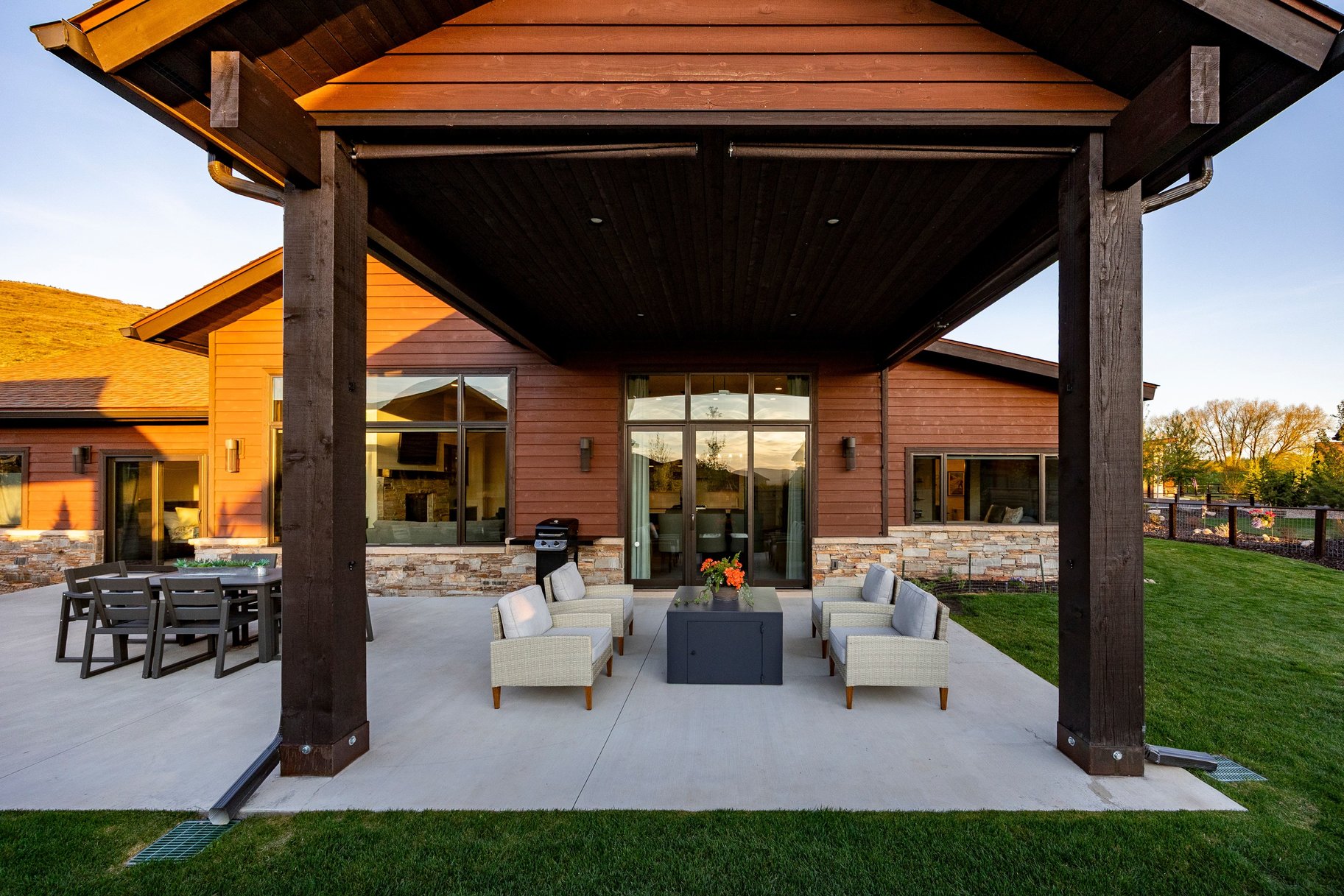  Summit Rambler At High Star Ranch With 3 Car Garage And Expansive Views - 物件實景