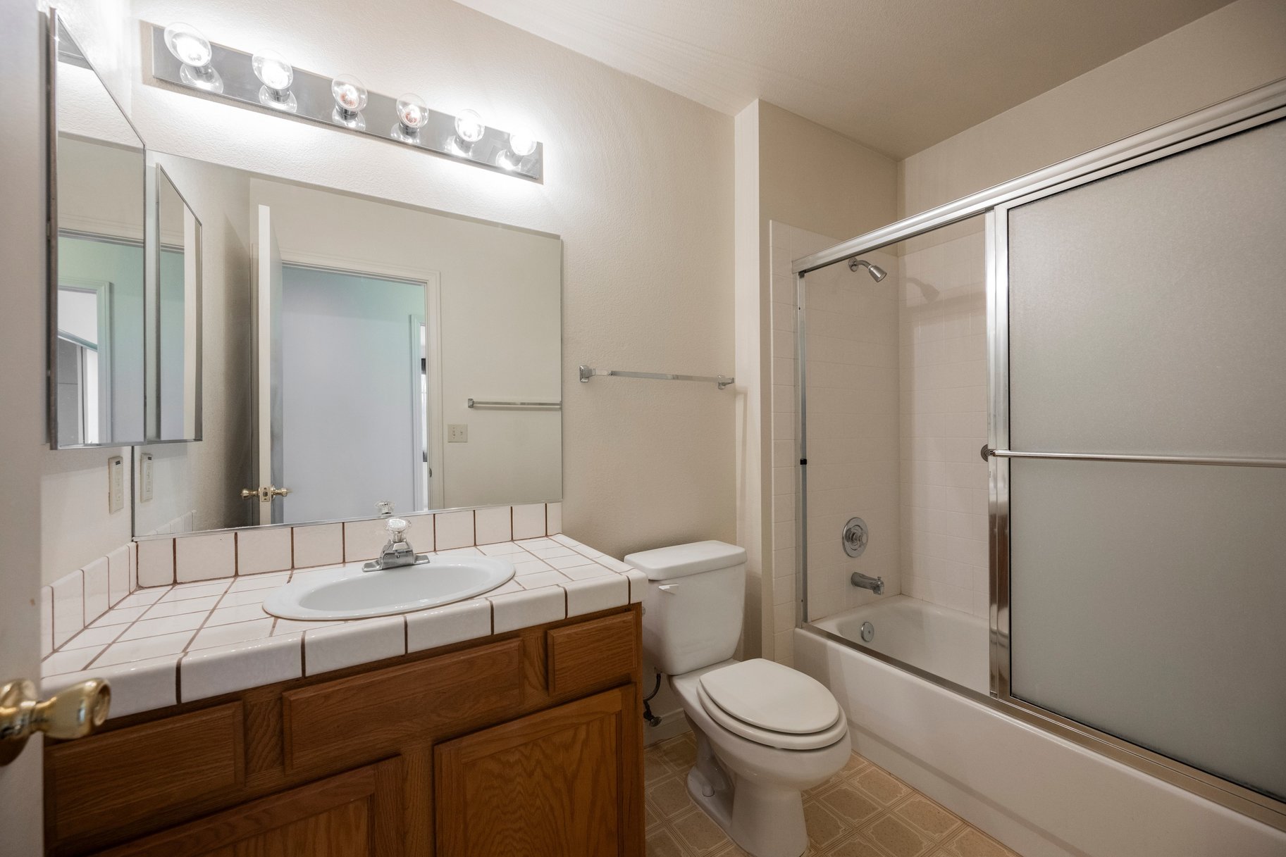  Rare Half Acre Opportunity in Henderson HOA, RV Hookups, Endless Potential - 物件實景