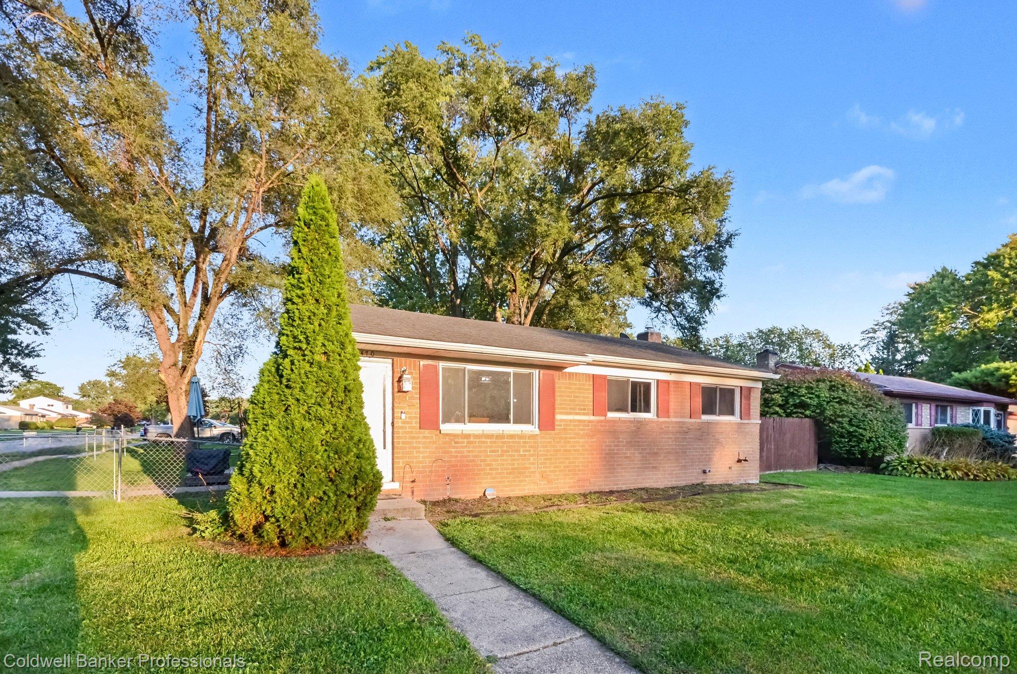 Blairmoor Dr, Clinton Township, MI 48035 #1
