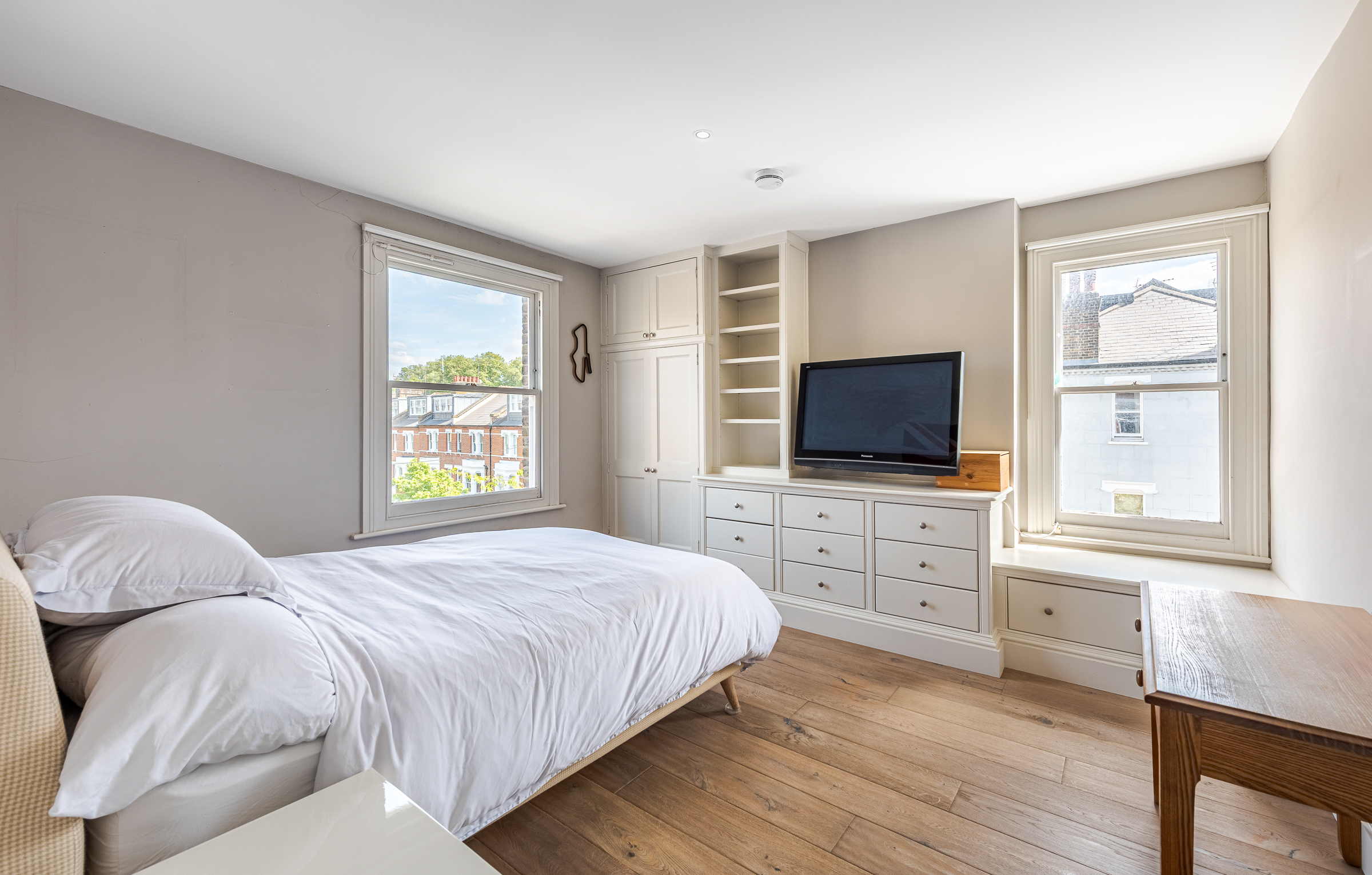  A Detached House on the Doorstep of Battersea Park with Garden and Parking - 物件實景