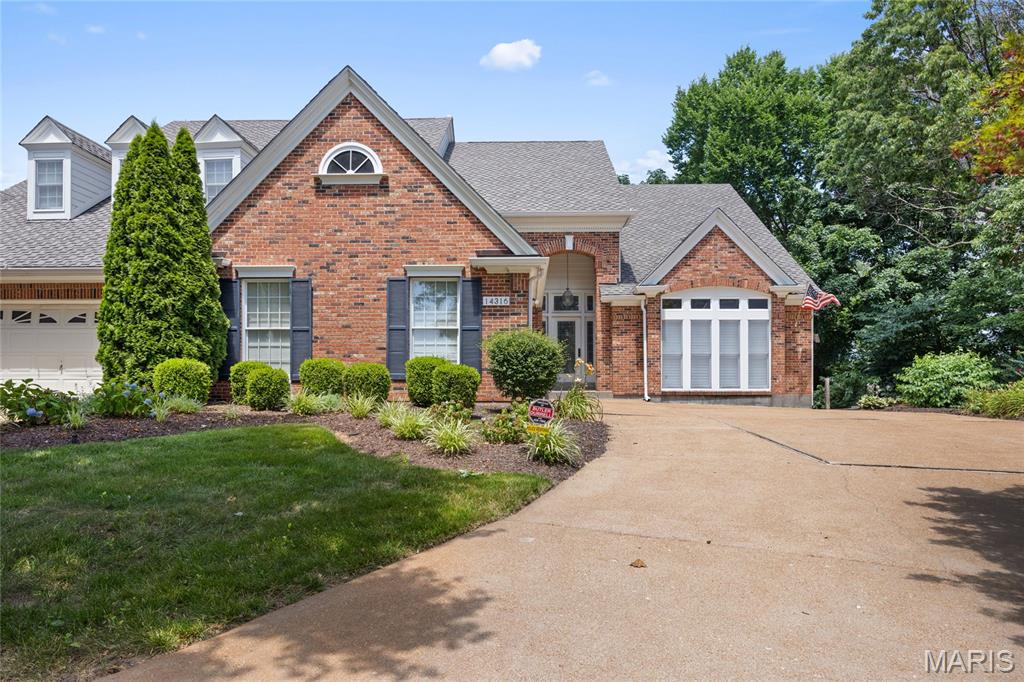 Chesterfield, Missouri, 63017, United States, 3 Bedrooms Bedrooms, ,4 BathroomsBathrooms,Residential,For Sale,1890003