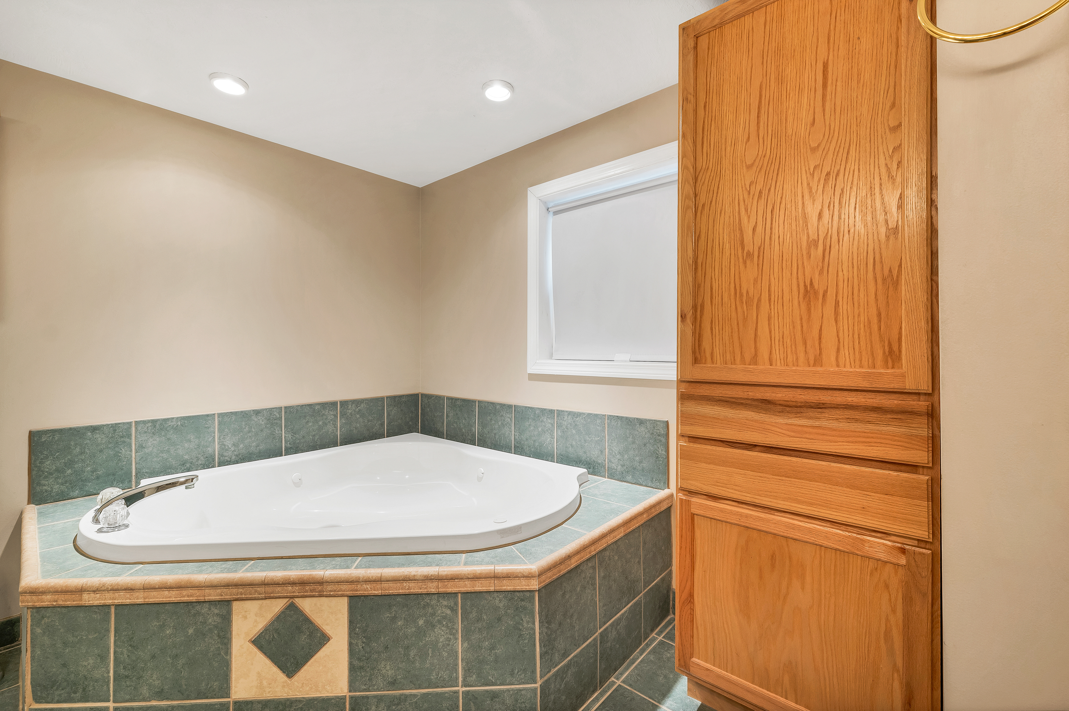 Sanbornton, New Hampshire, 03269, United States, 4 Bedrooms Bedrooms, ,2 BathroomsBathrooms,Residential,For Sale,1977534