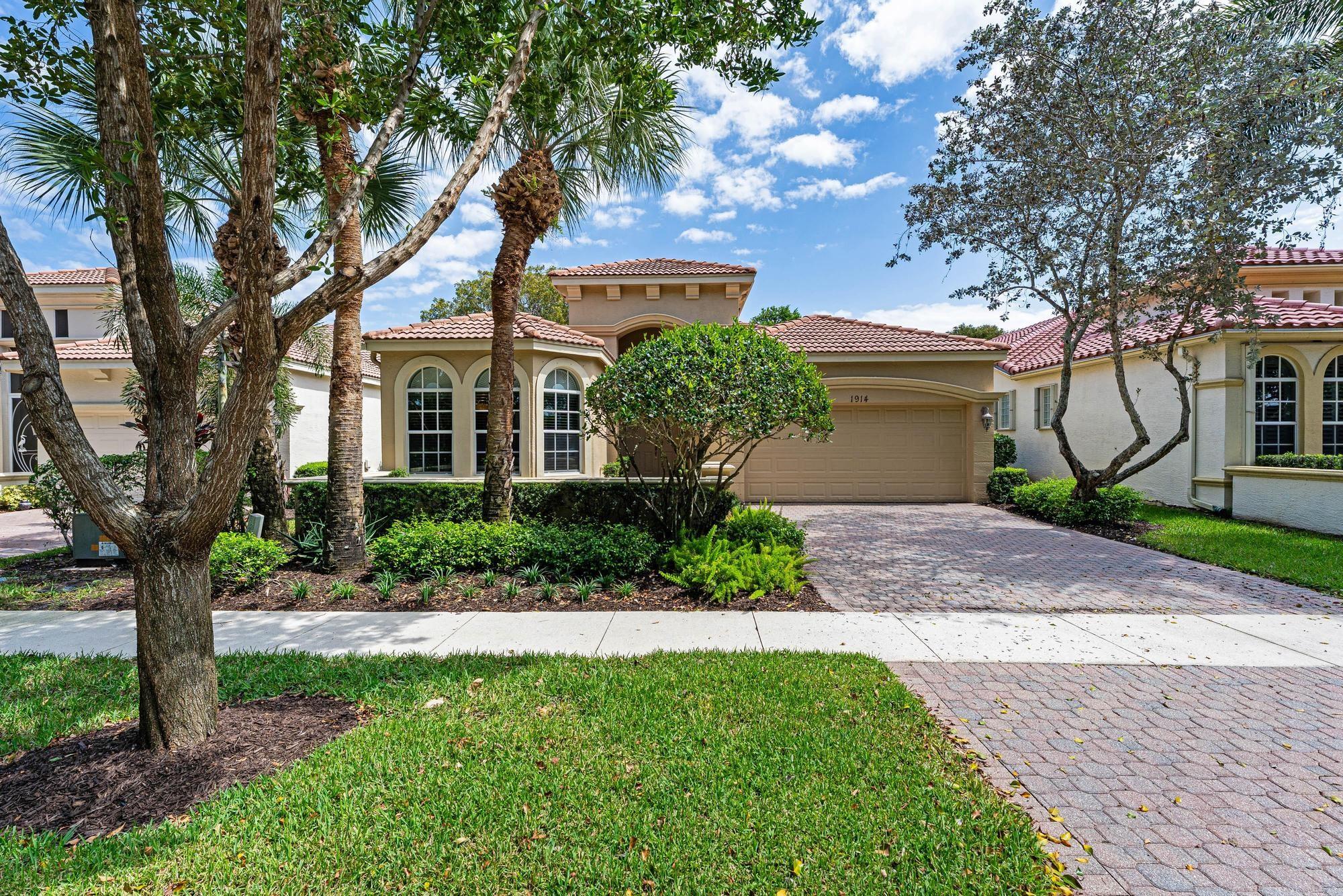 Wellington, Florida, 33411, United States, 3 Bedrooms Bedrooms, ,3 BathroomsBathrooms,Residential,For Sale,1977334