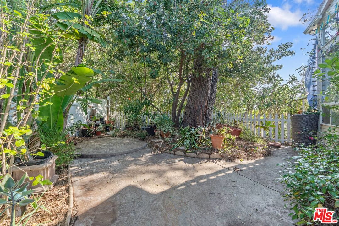 Calabasas, California, 91302, United States, 3 Bedrooms Bedrooms, ,2 BathroomsBathrooms,Residential,For Sale,2002954