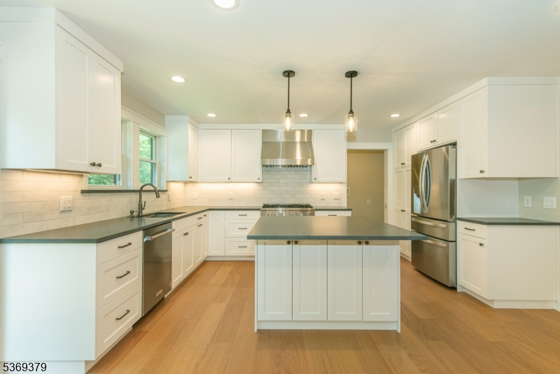 Essex Fells Twp., New Jersey, 07021, United States, 4 Bedrooms Bedrooms, ,4 BathroomsBathrooms,Residential,For Sale,1885303