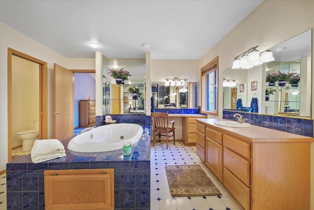 Spokane, Washington, 99223, United States, 5 Bedrooms Bedrooms, ,4 BathroomsBathrooms,Residential,For Sale,1988126