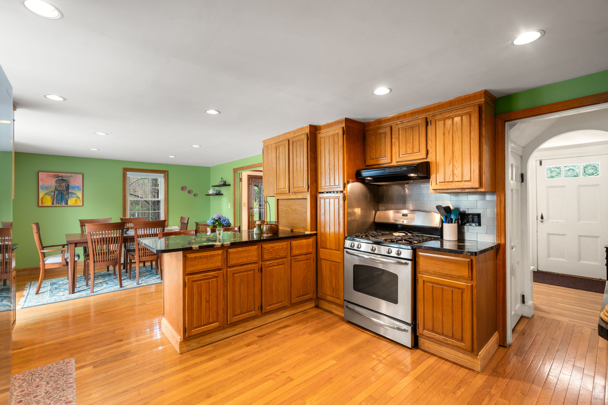  94 Grove Street, Medford, MA, 02155 - 物件實景