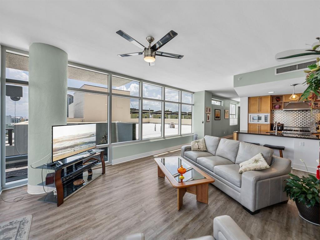 Tampa, Florida, 33602, United States, 1 Bedroom Bedrooms, ,2 BathroomsBathrooms,Residential,For Sale,1807675