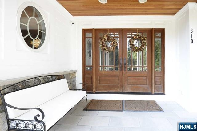 Franklin Lakes, New Jersey, 07417, United States, 5 Bedrooms Bedrooms, ,6 BathroomsBathrooms,Residential,For Sale,1692437