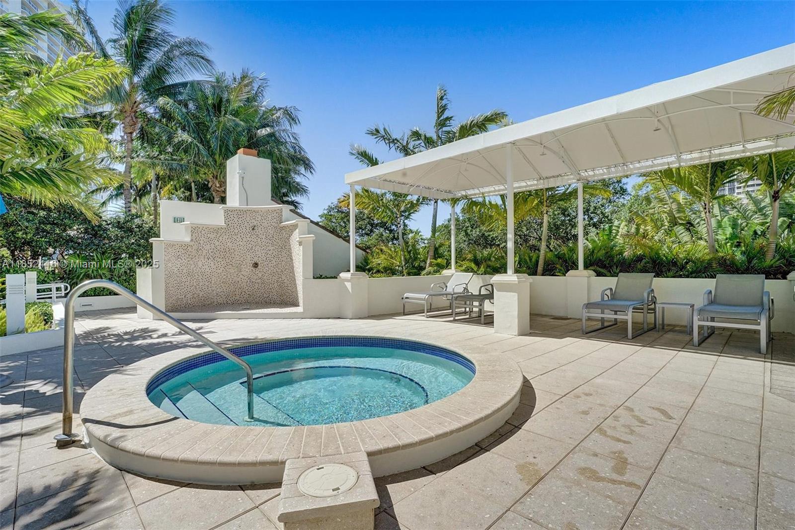 Aventura, Florida, 33160, United States, 2 Bedrooms Bedrooms, ,2 BathroomsBathrooms,Residential,For Sale,1908506