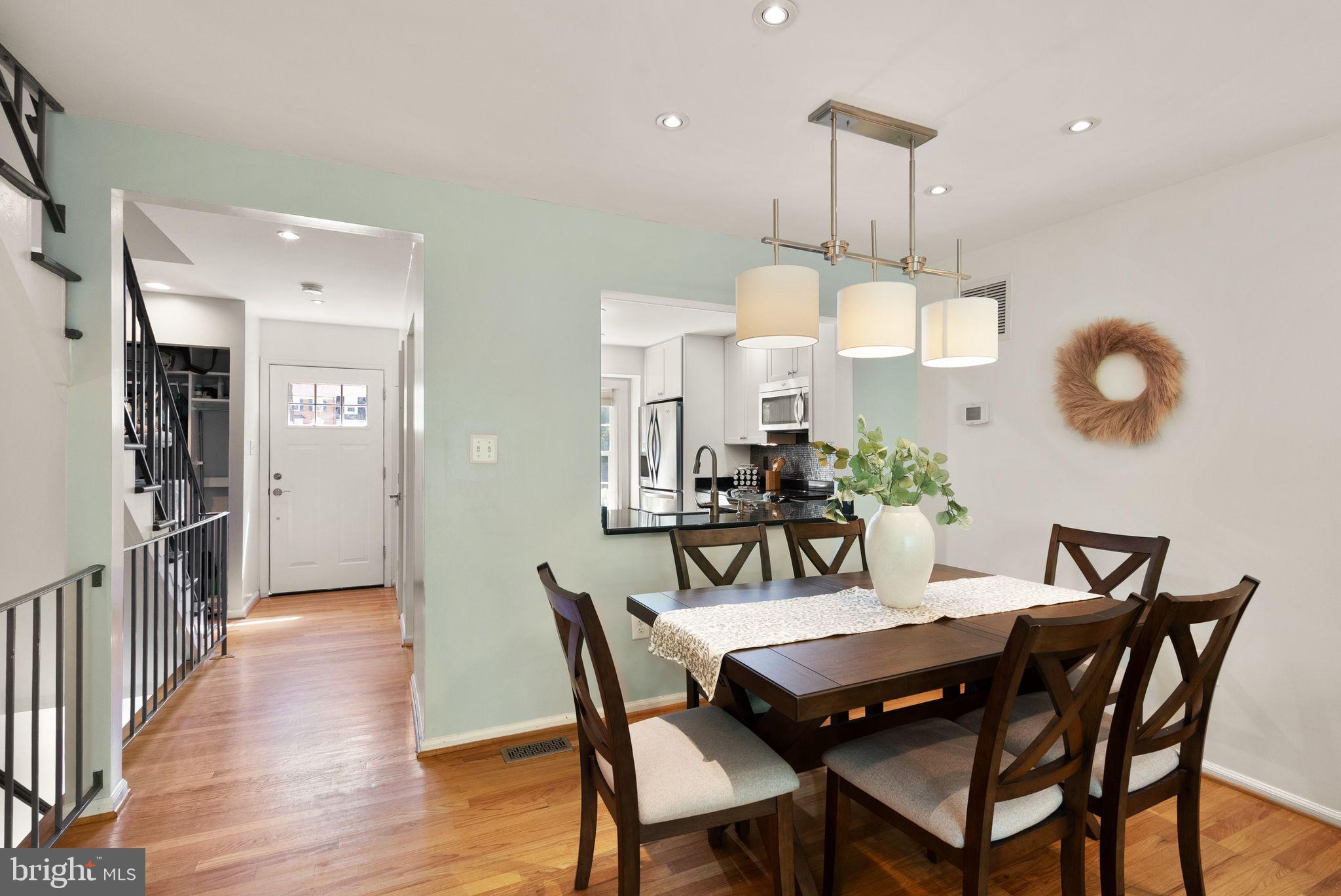 Springfield, Virginia, 22153, United States, 3 Bedrooms Bedrooms, ,3 BathroomsBathrooms,Residential,For Sale,1944963