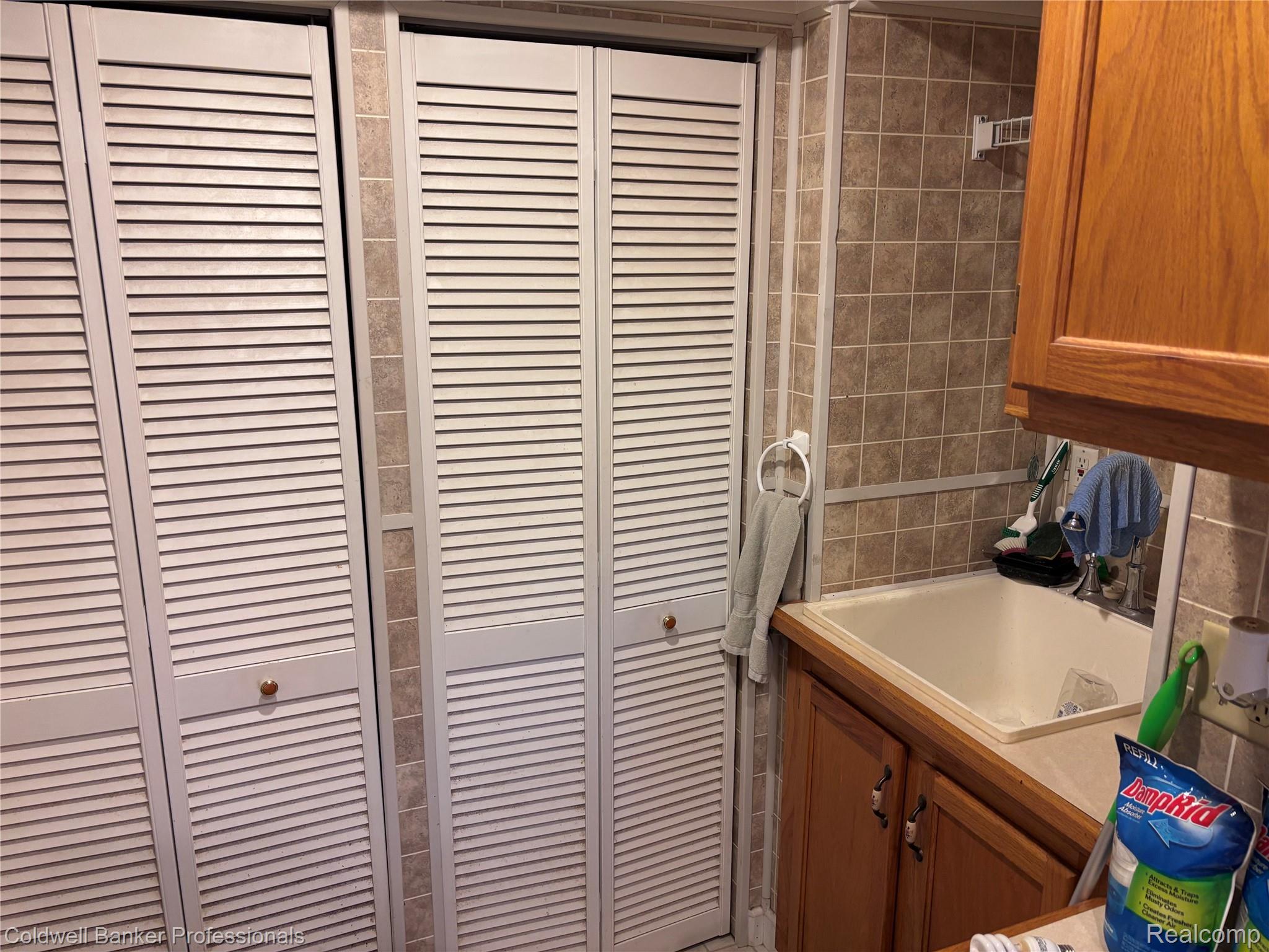 HarrisonTownship, Michigan, 48045, United States, 4 Bedrooms Bedrooms, ,3 BathroomsBathrooms,Residential,For Sale,1896563