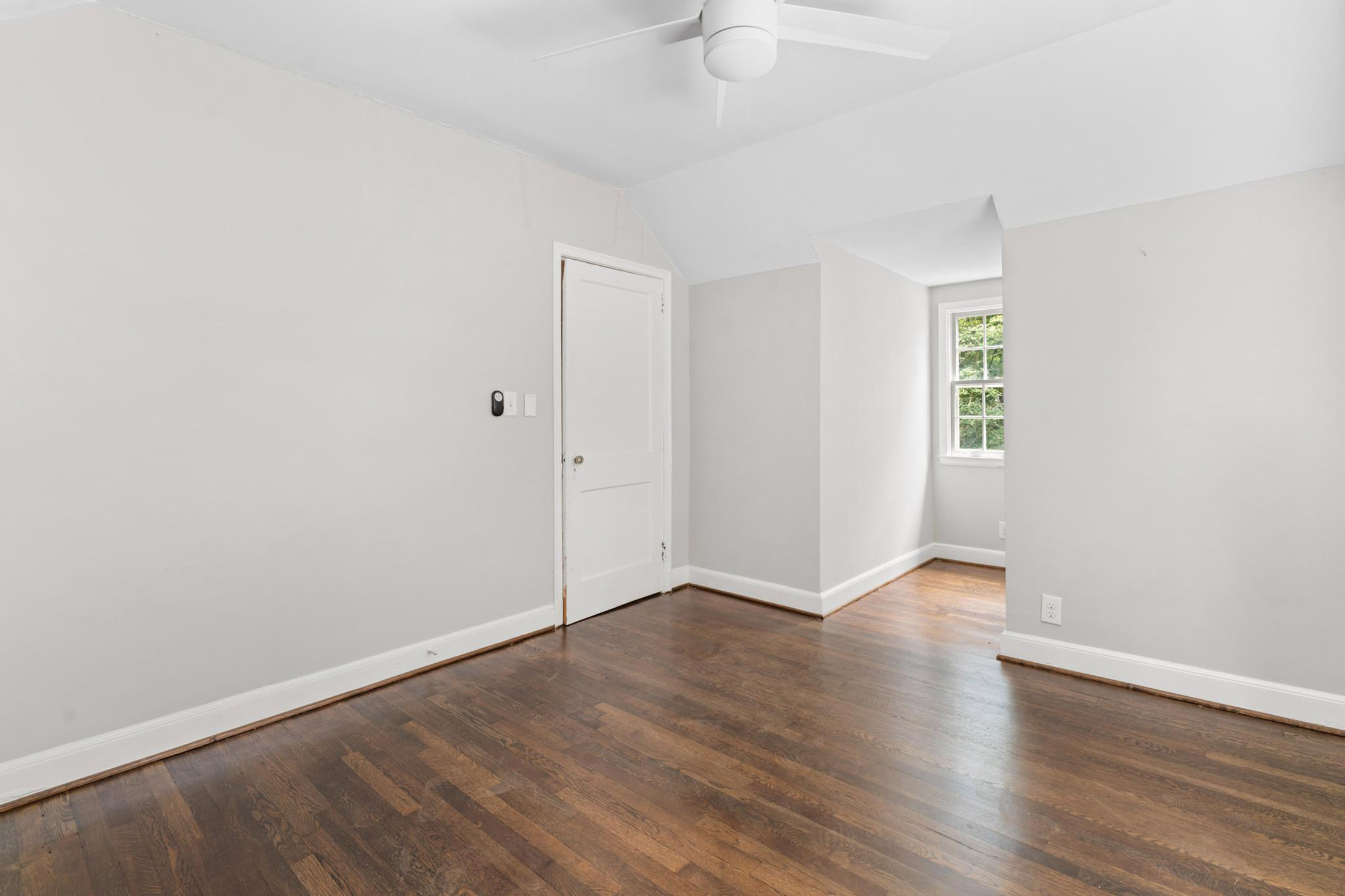  Move-in Ready Four Bedroom Home Offers Intown Convenience - 物件實景