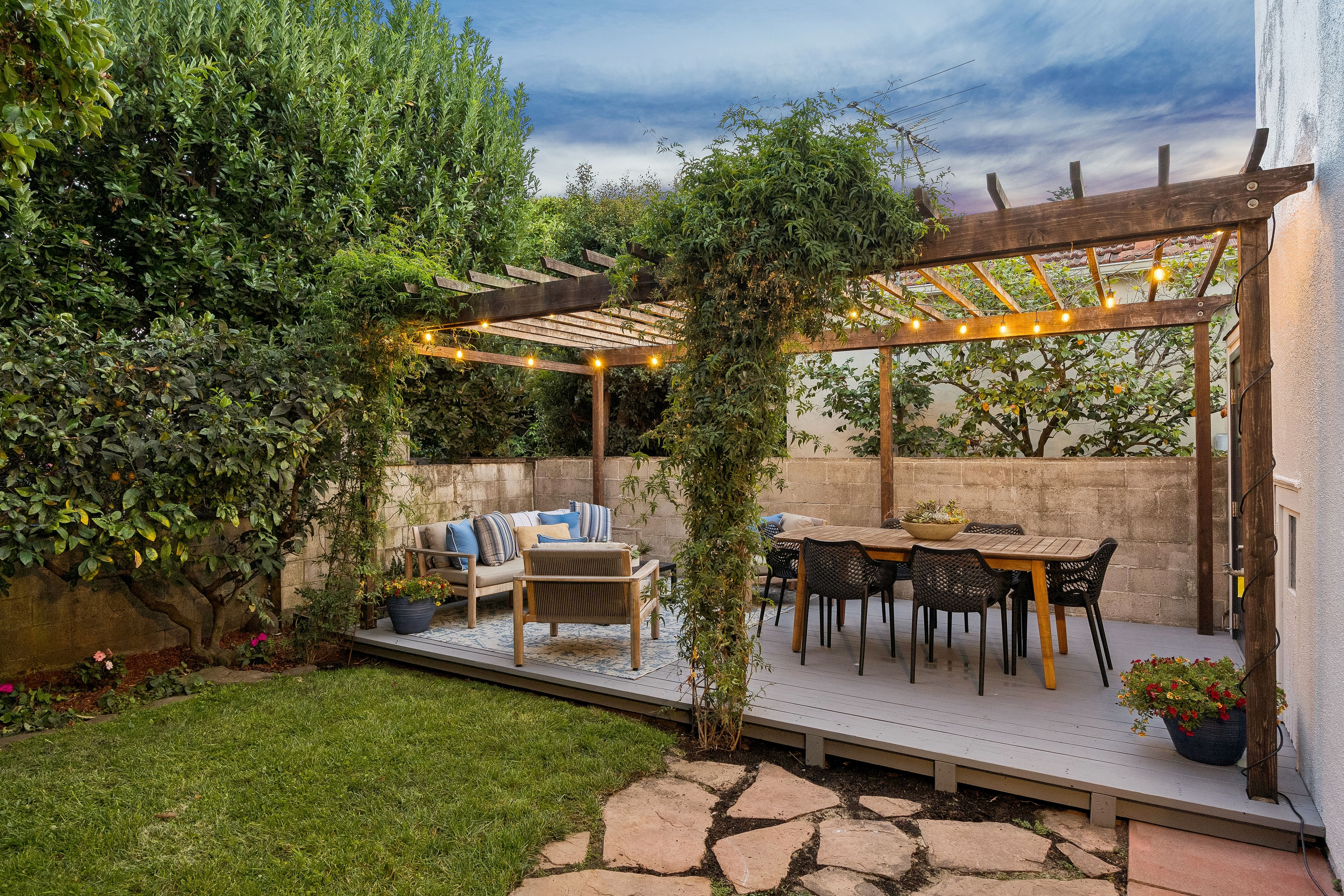  Mediterranean Elegance Meets Walker’s Paradise in North Berkeley - 物件實景