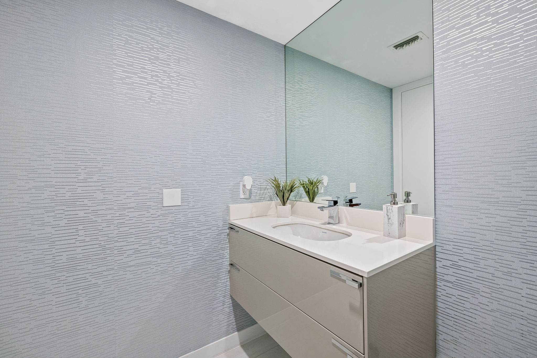  435 Bayshore Drive, Fort Lauderdale, FL, 33304 - 物件實景