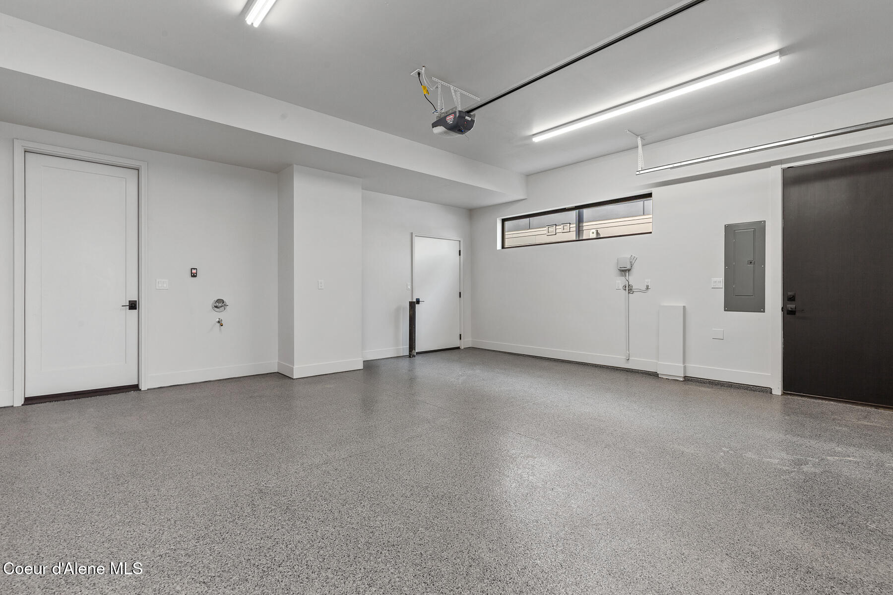 Coeur d'Alene, Idaho, 83815, United States, 2 Bedrooms Bedrooms, ,3 BathroomsBathrooms,Residential,For Sale,2006404