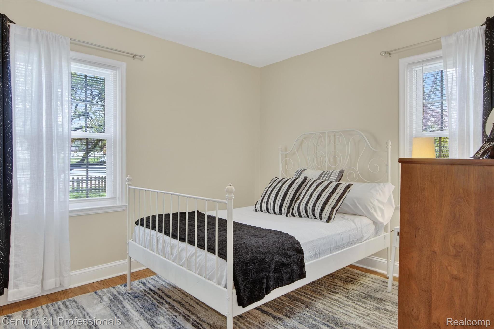 AnnArbor, Michigan, 48103, United States, 3 Bedrooms Bedrooms, ,2 BathroomsBathrooms,Residential,For Sale,2038330