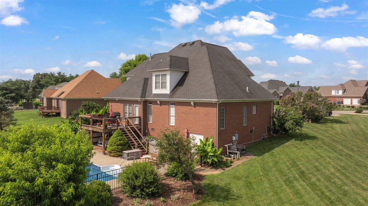 Bowling Green, Kentucky, 42104, United States, 6 Bedrooms Bedrooms, ,4 BathroomsBathrooms,Residential,For Sale,1882789