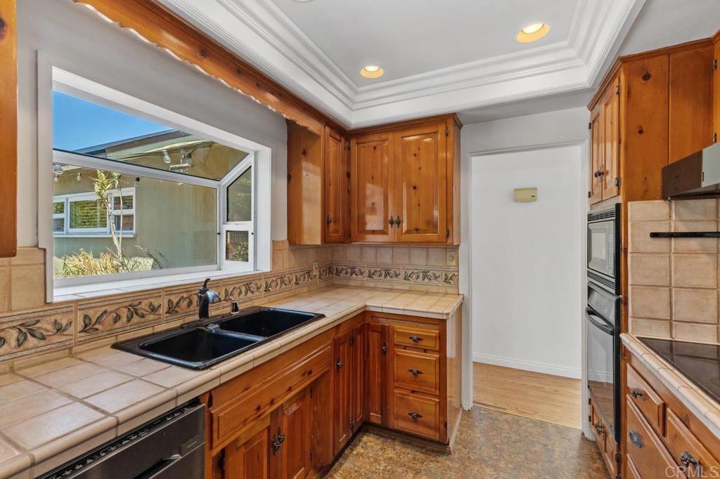 Spring Valley, California, 91978, United States, 3 Bedrooms Bedrooms, ,2 BathroomsBathrooms,Residential,For Sale,1940726