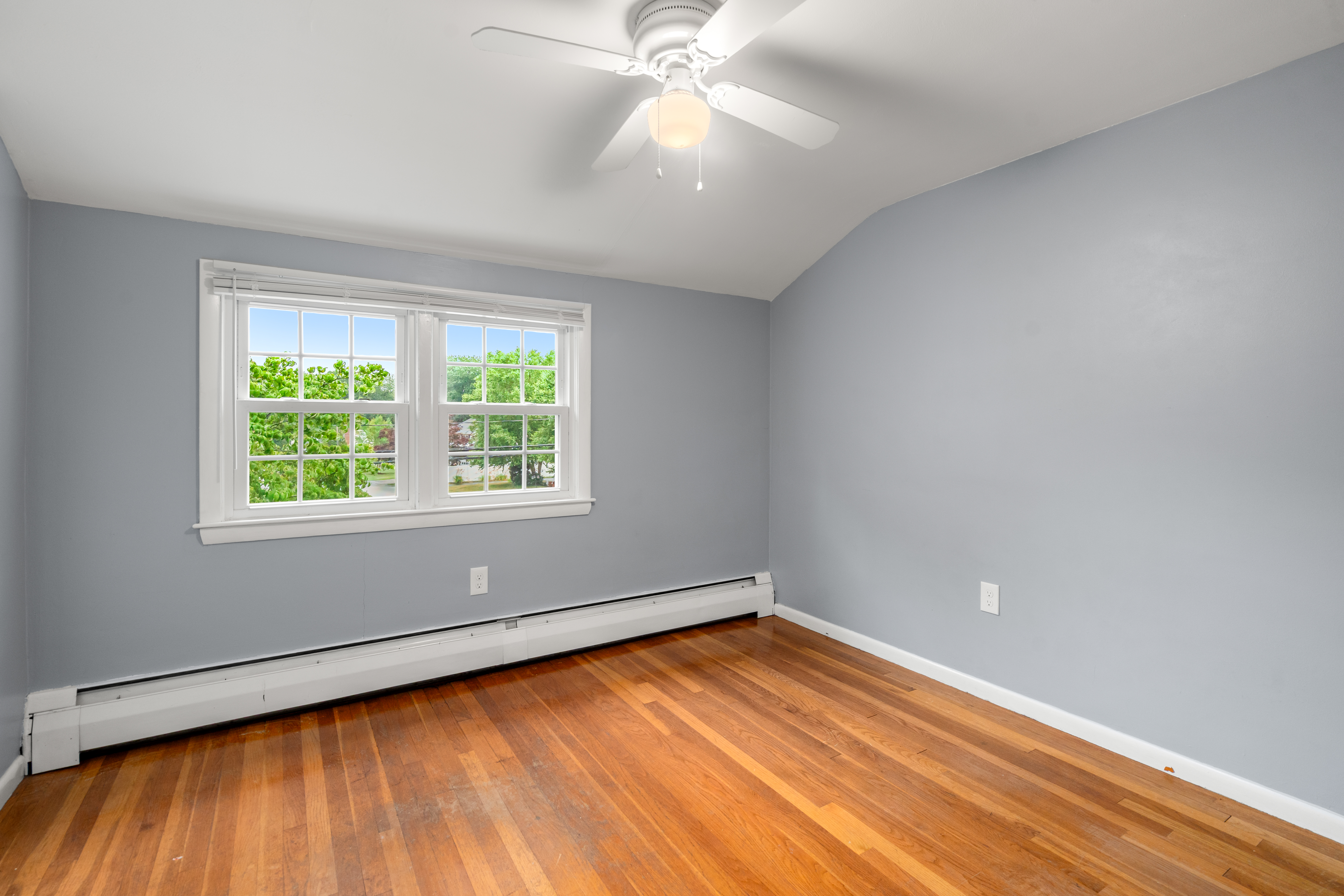  10 Locust Street, Burlington, MA, 01803 - 物件實景