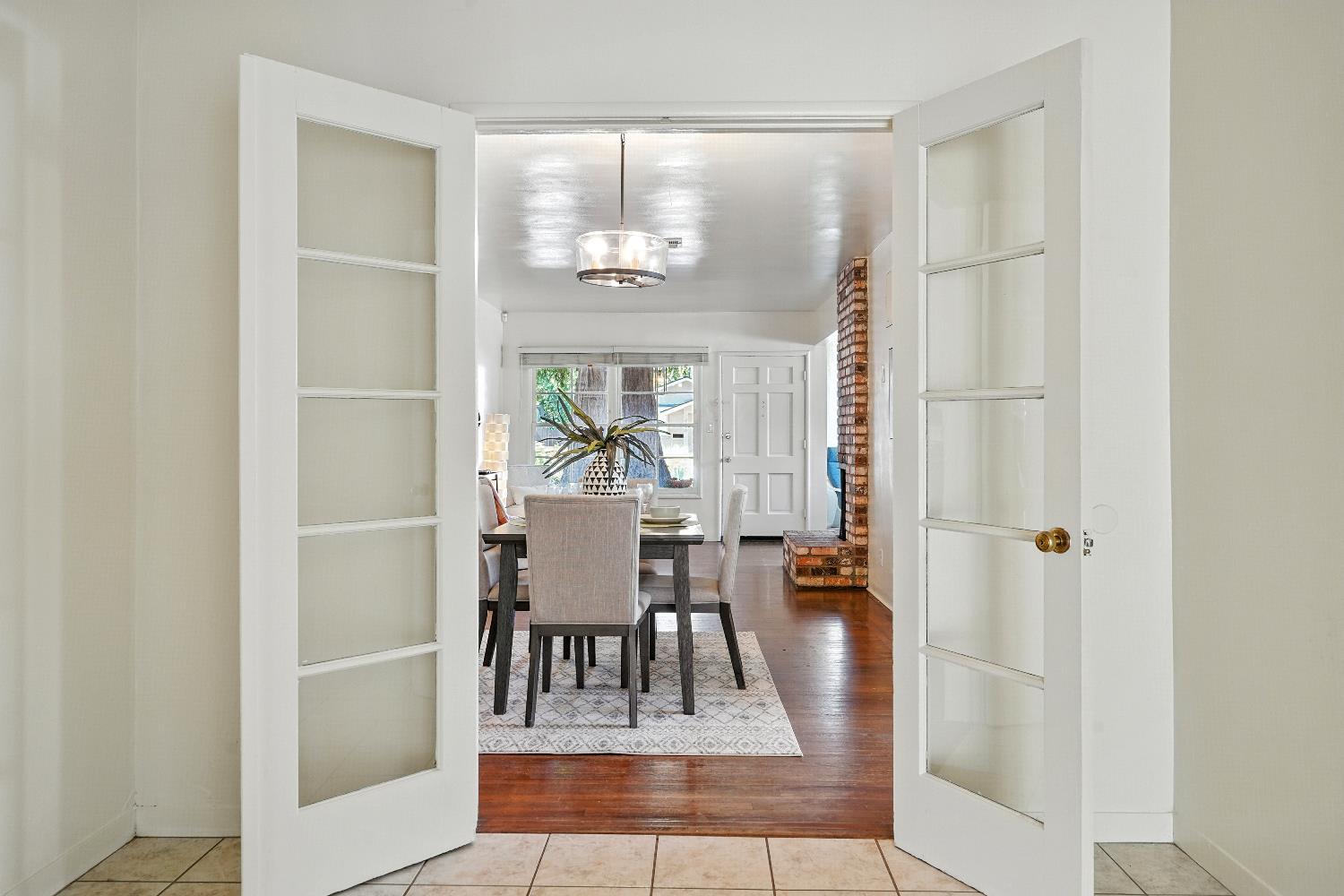 Sacramento, California, 95820, United States, 3 Bedrooms Bedrooms, ,2 BathroomsBathrooms,Residential,For Sale,1940182