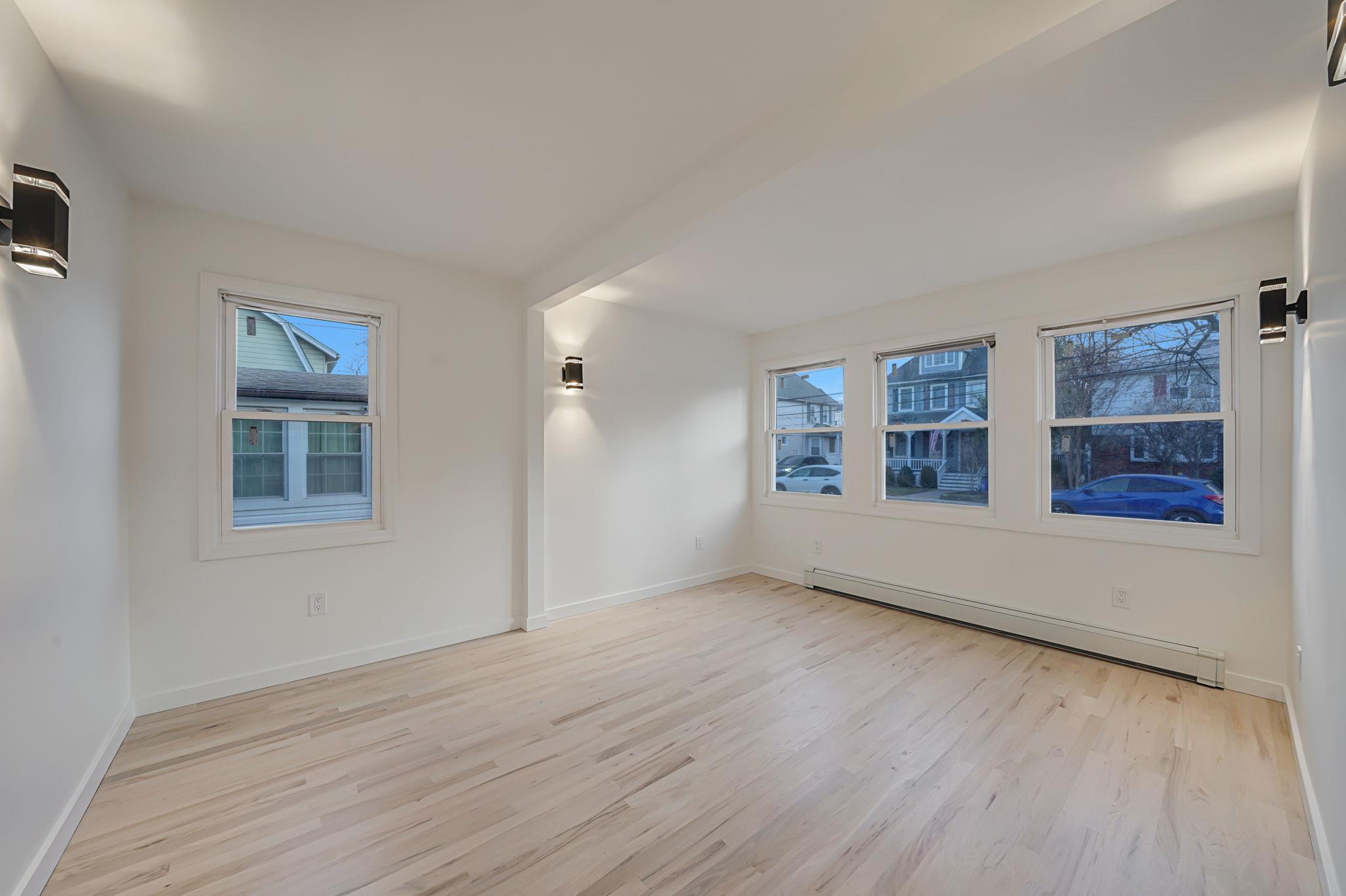 Valley Stream, New York, 11580, United States, 4 Bedrooms Bedrooms, ,2 BathroomsBathrooms,Residential,For Sale,1700084