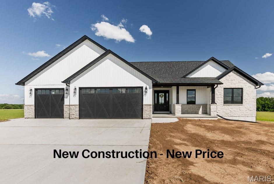 Troy, Missouri, 63379, United States, 4 Bedrooms Bedrooms, ,4 BathroomsBathrooms,Residential,For Sale,1913425