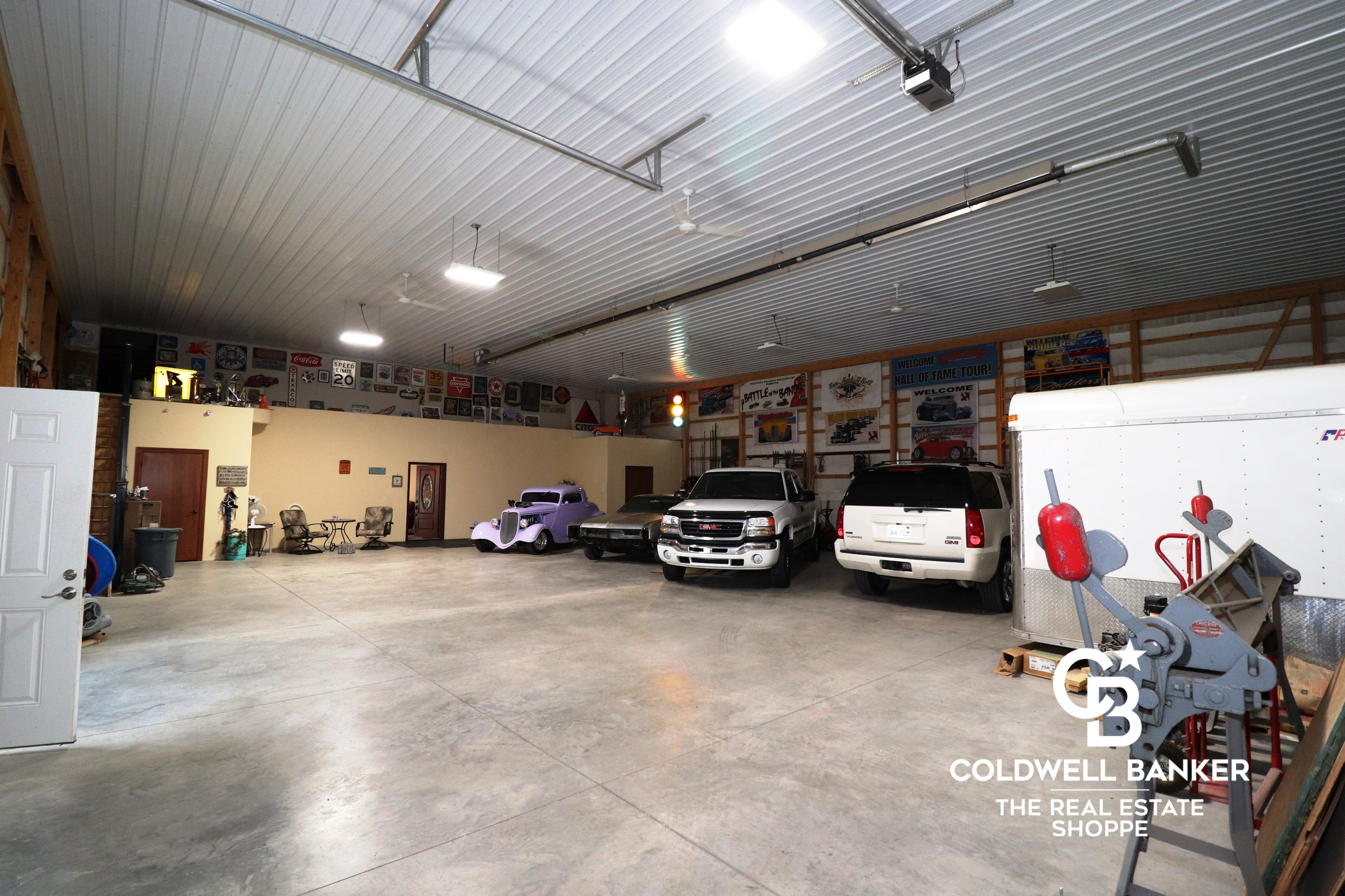 Garden City, Kansas, 67846, United States, 2 Bedrooms Bedrooms, ,Residential,For Sale,1890004