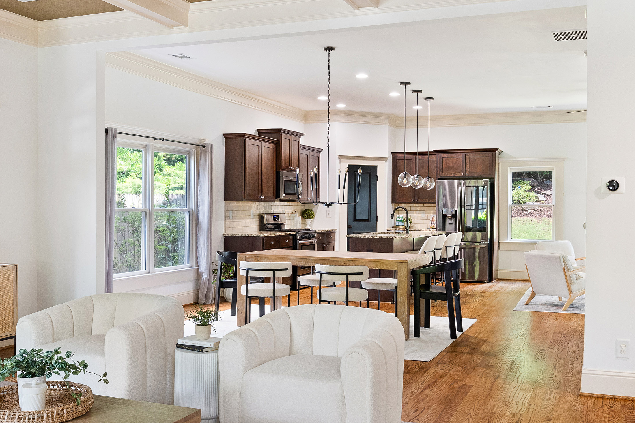  Spacious Living Meets Modern Convenience - 物件實景