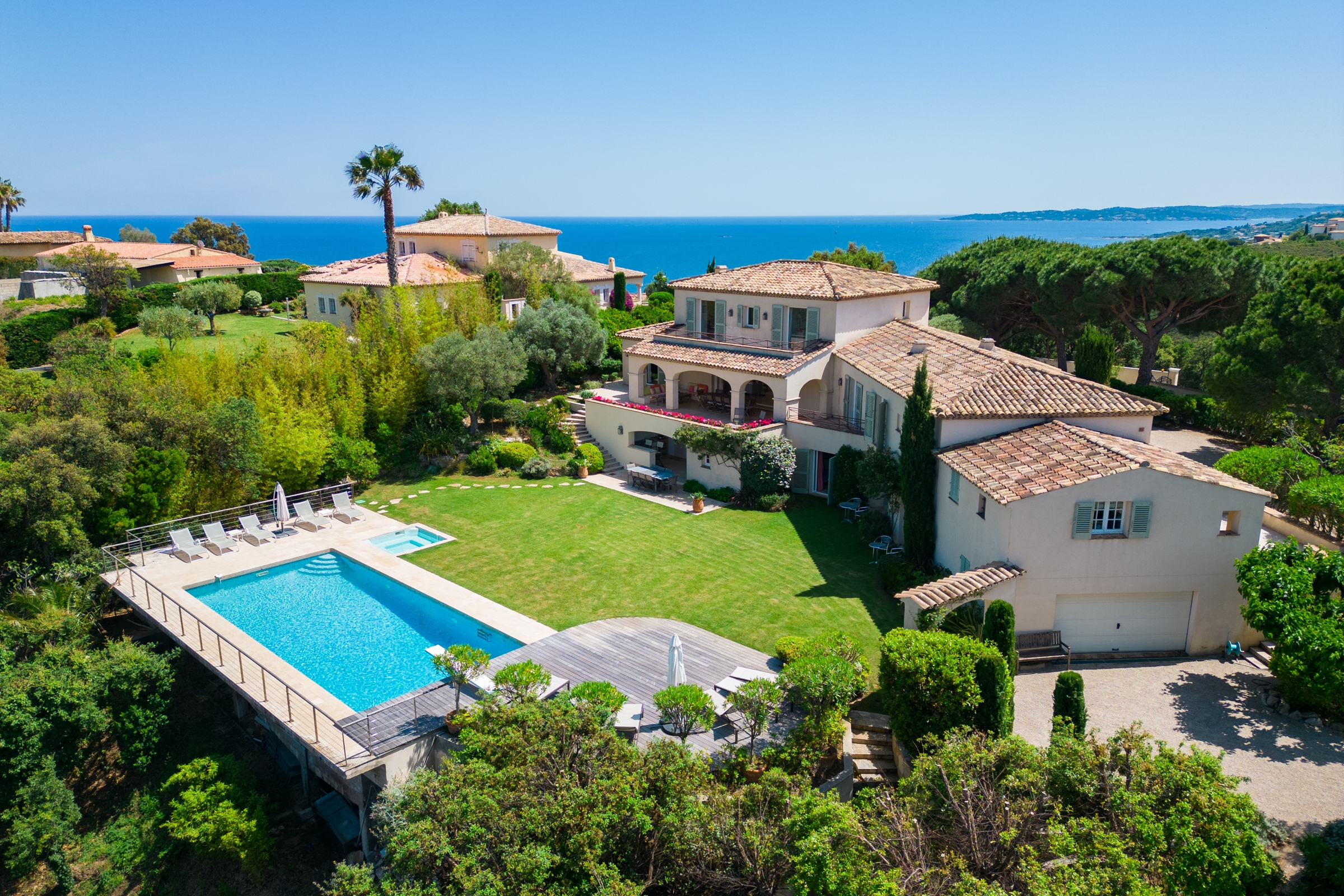  Co-exclusive listing - Provencal villa in a dominant position with sea and hill… - 物件實景