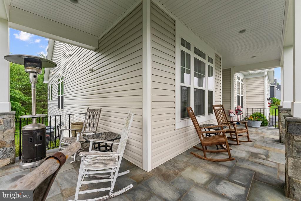 Warrenton, Virginia, 20187, United States, 4 Bedrooms Bedrooms, ,4 BathroomsBathrooms,Residential,For Sale,2048905