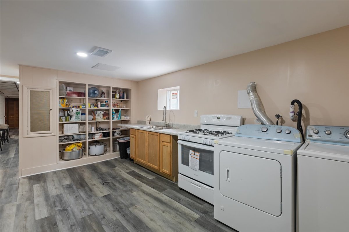 Chicago, Illinois, 60645, United States, 3 Bedrooms Bedrooms, ,3 BathroomsBathrooms,Residential,For Sale,1976245