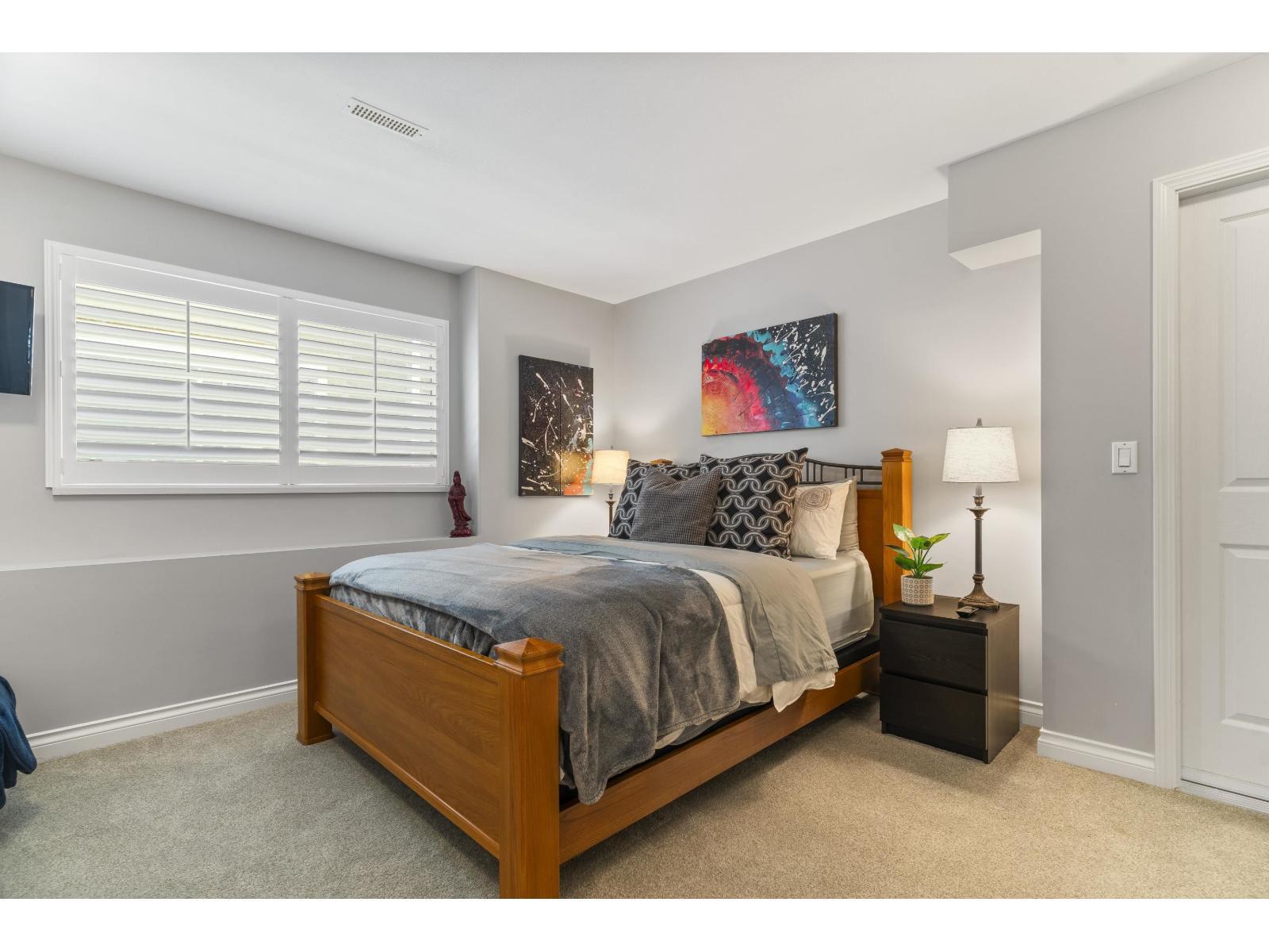 WHITE ROCK, British Columbia, V4B 3T4, CA, 3 Bedrooms Bedrooms, ,4 BathroomsBathrooms,Residential,For Sale,1949298