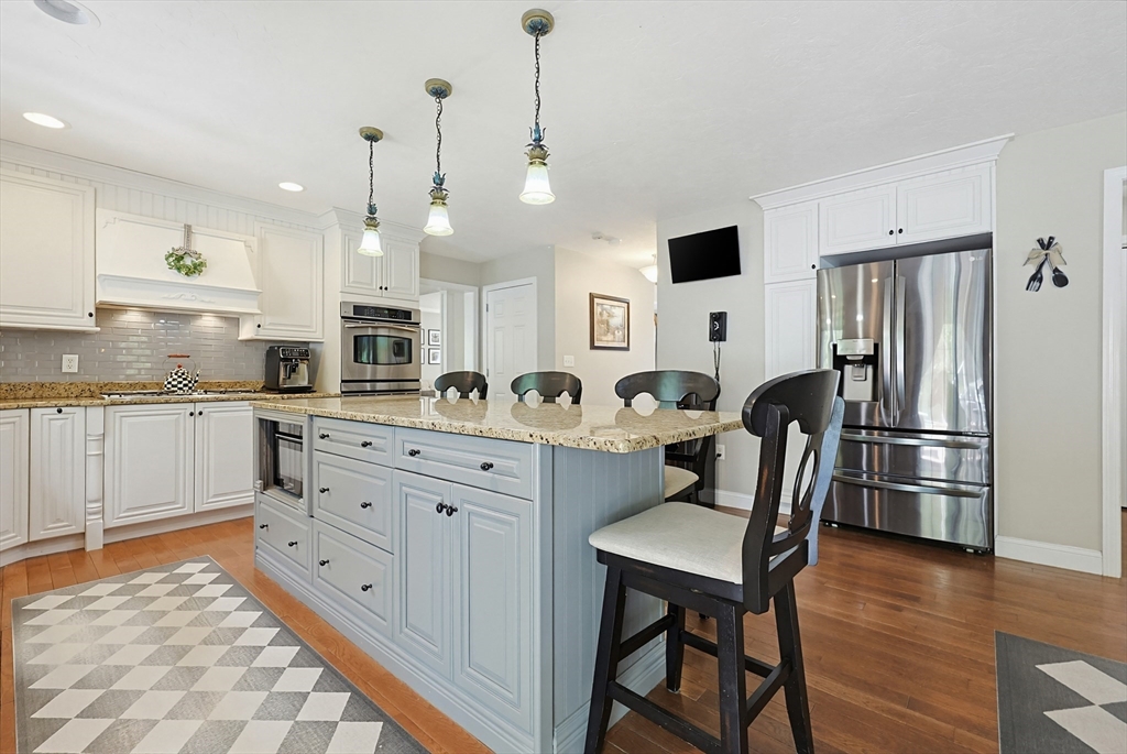 Northbridge, Massachusetts, 01534, United States, 4 Bedrooms Bedrooms, ,2 BathroomsBathrooms,Residential,For Sale,1977320