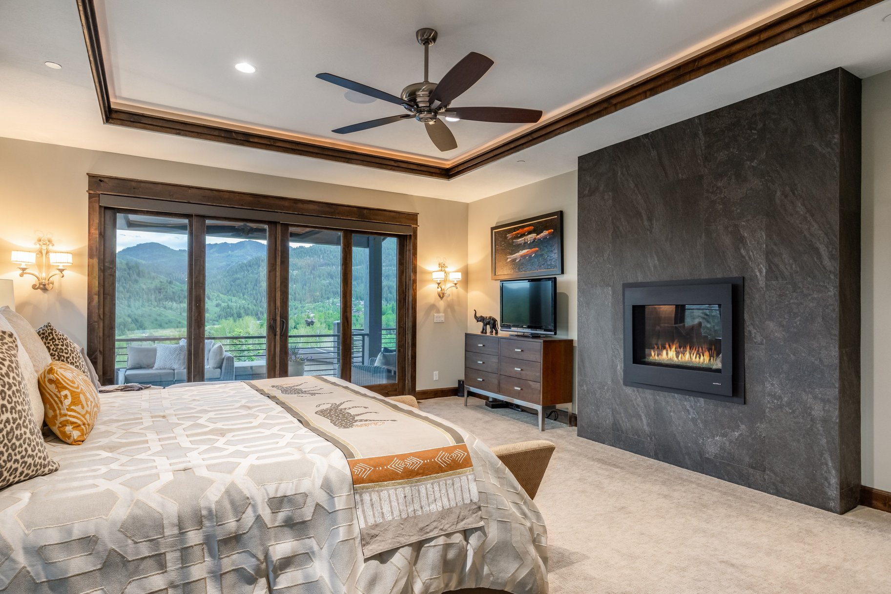  Luxury Custom Home in the Coveted Woods of Parleys Lane - 物件實景