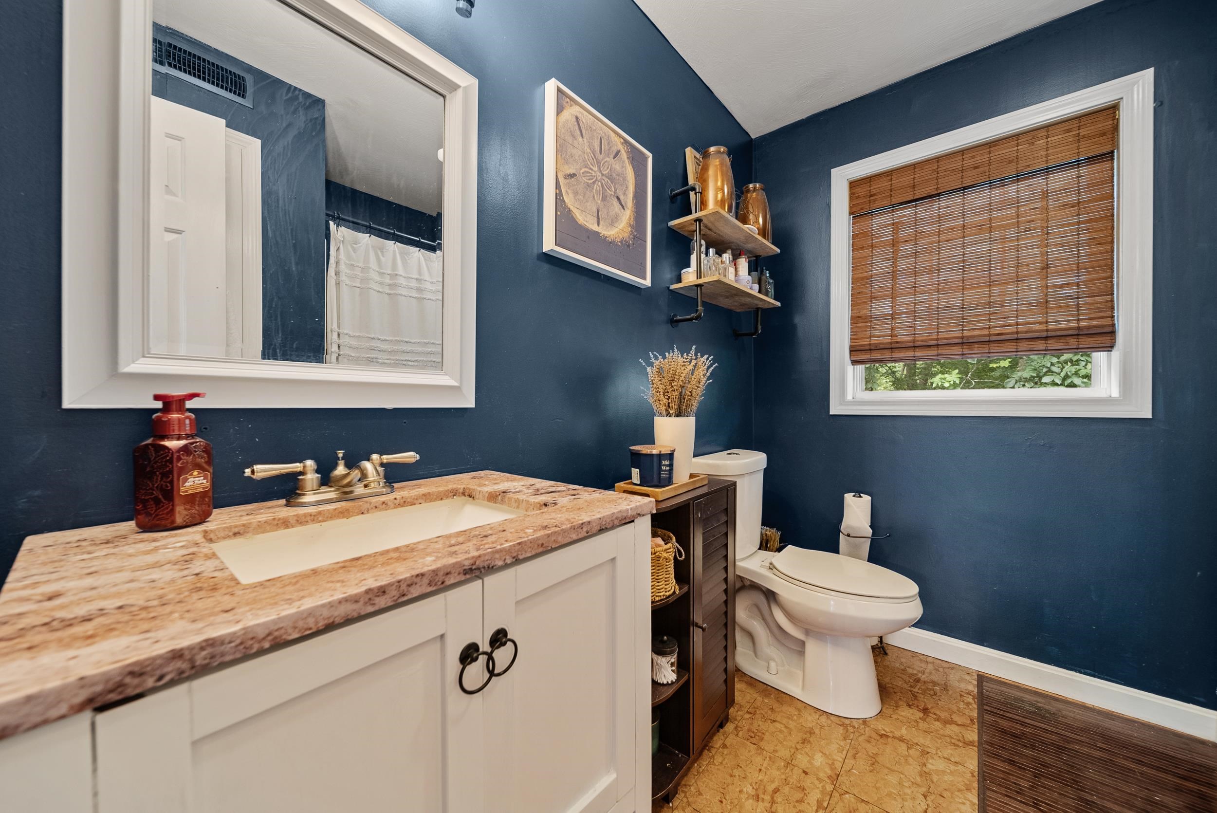 Derry, New Hampshire, 03038, United States, 3 Bedrooms Bedrooms, ,3 BathroomsBathrooms,Residential,For Sale,1885633