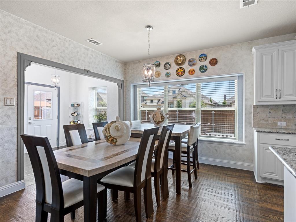 Waxahachie, Texas, 75165, United States, 4 Bedrooms Bedrooms, ,4 BathroomsBathrooms,Residential,For Sale,1978879