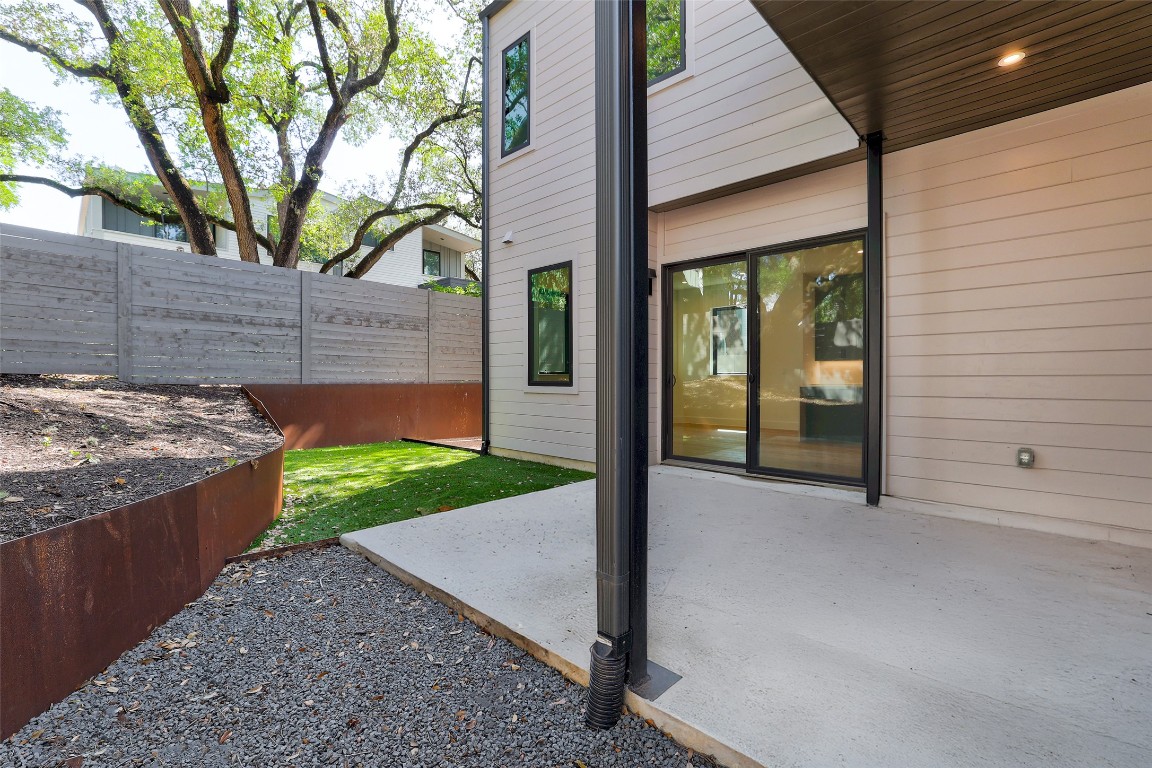 Austin, Texas, 78704, United States, 2 Bedrooms Bedrooms, ,3 BathroomsBathrooms,Residential,For Sale,1848594