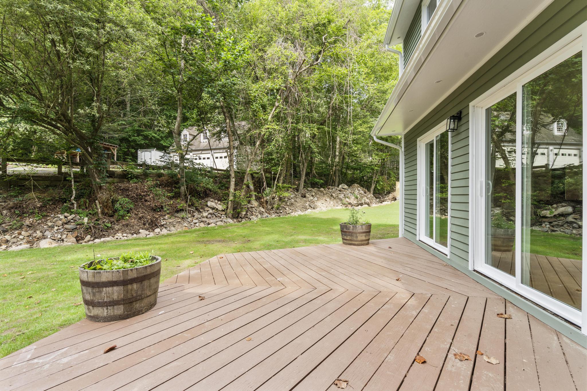 Newtown, Connecticut, 06482, United States, 4 Bedrooms Bedrooms, ,3 BathroomsBathrooms,Residential,For Sale,1991779