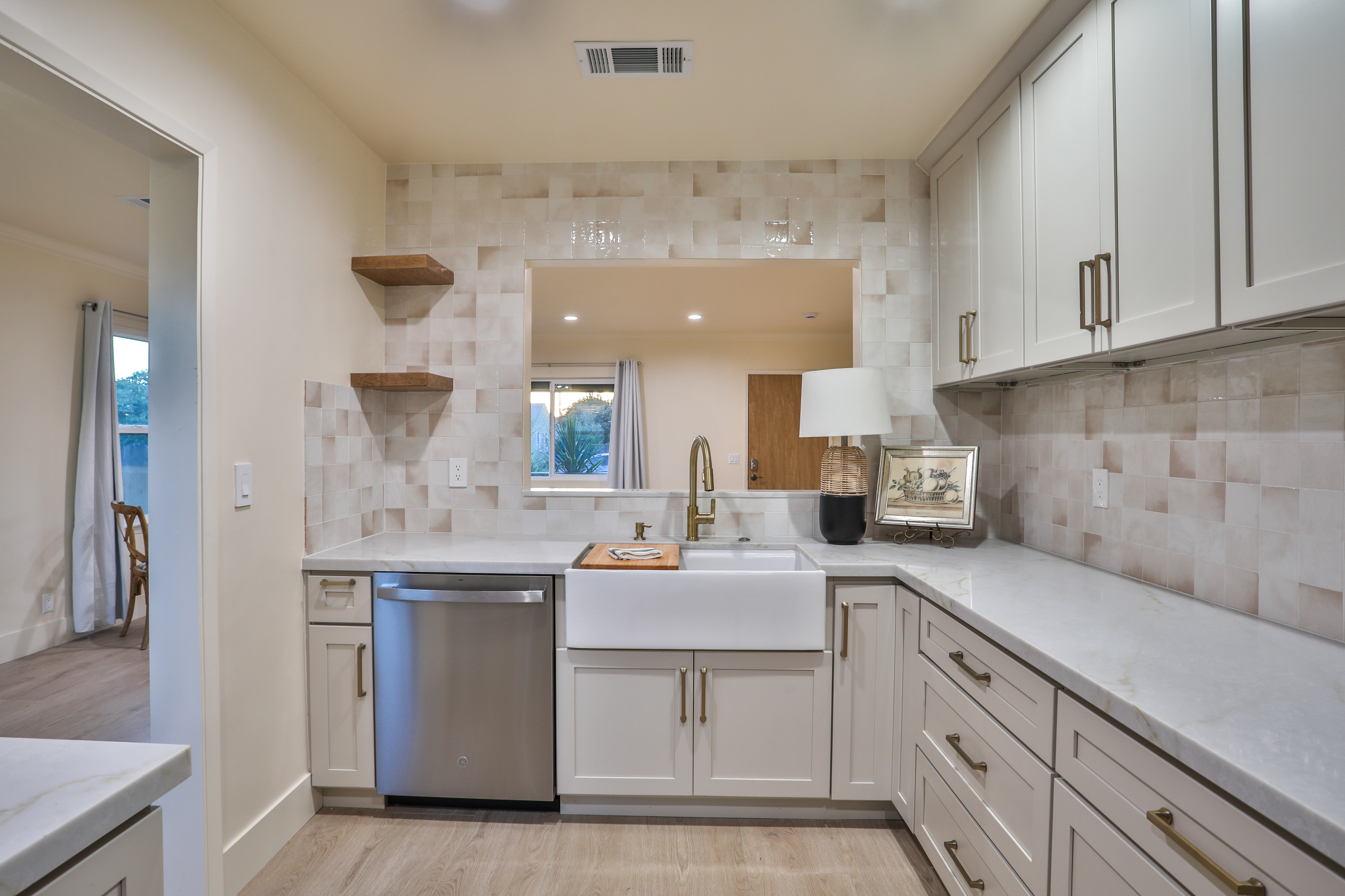  664 N. 8th Avenue, Upland, CA 91786 - 物件實景