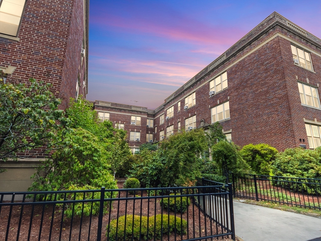 Brookline, Massachusetts, 02446, United States, 2 Bedrooms Bedrooms, ,1 BathroomBathrooms,Residential,For Sale,1934620