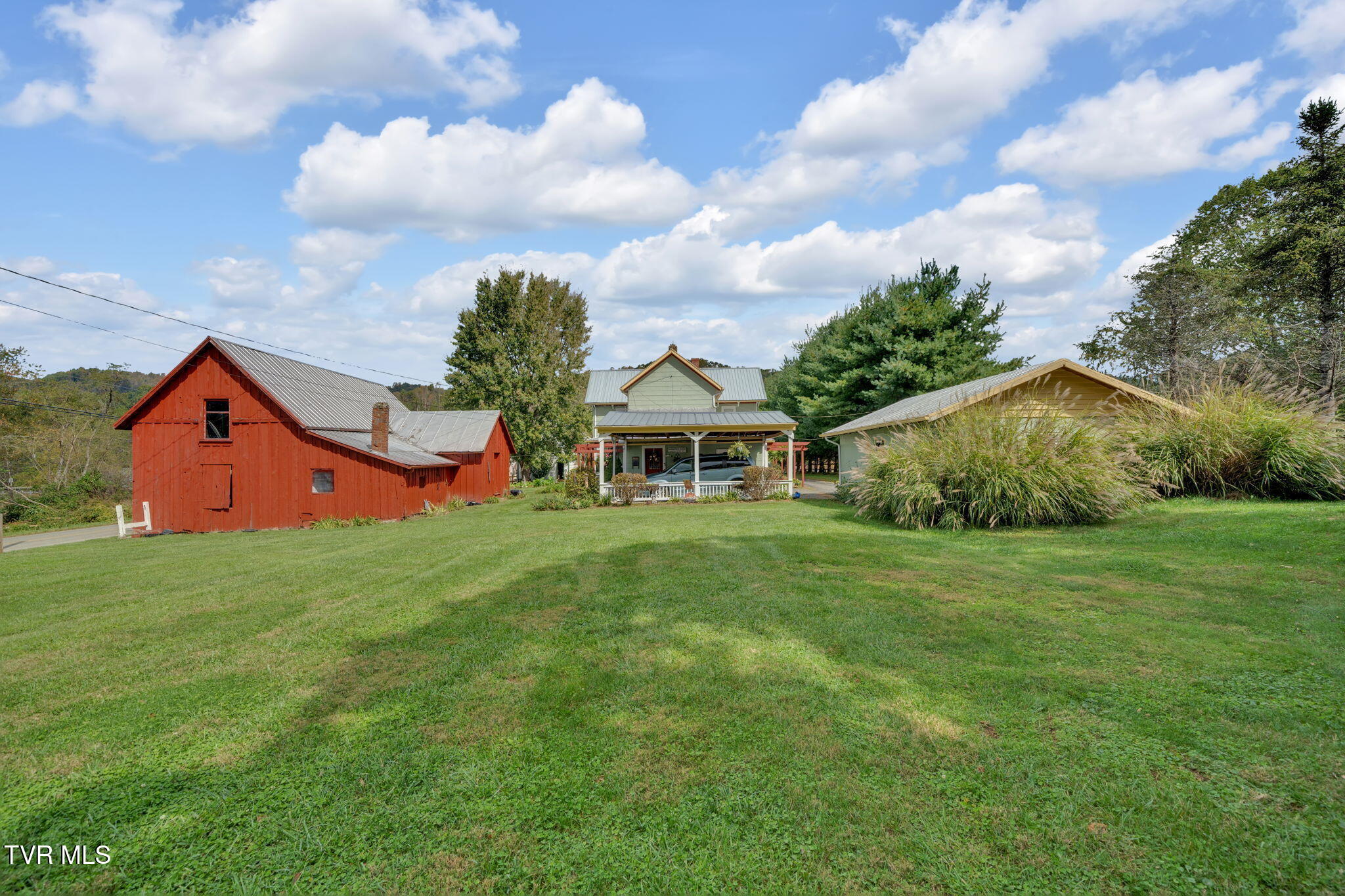 Roan Mountain, Tennessee, 37687, United States, 4 Bedrooms Bedrooms, ,2 BathroomsBathrooms,Residential,For Sale,2010992