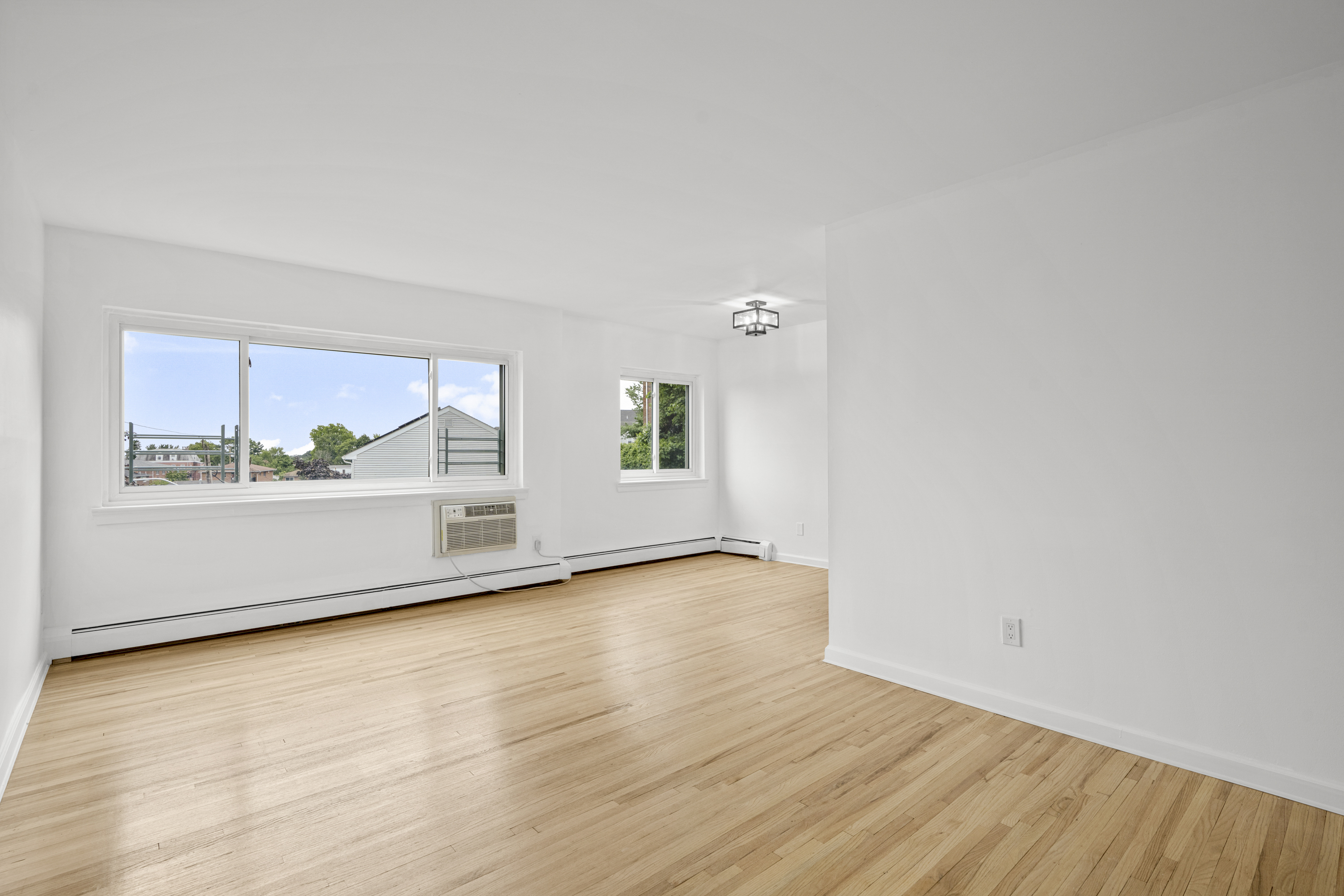  900 Midland Avenue - 物件實景