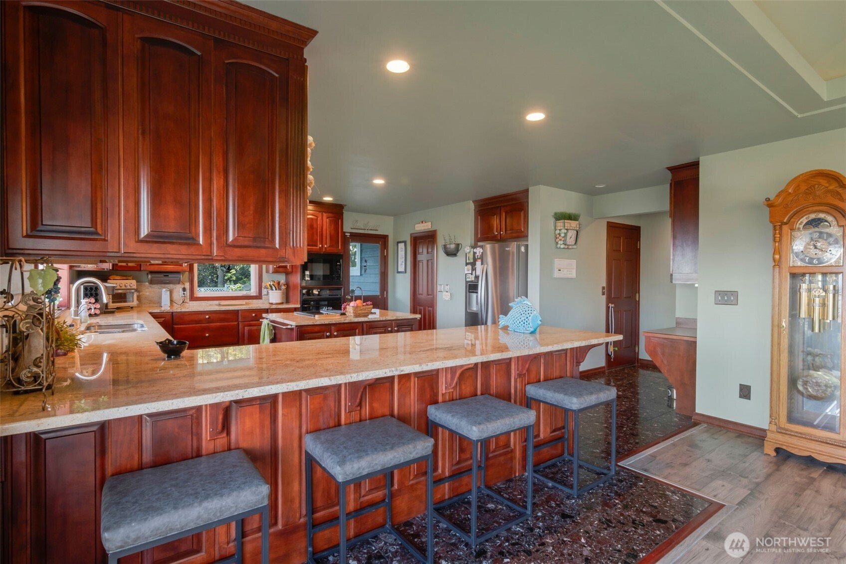 Clinton, Washington, 98236, United States, 4 Bedrooms Bedrooms, ,3 BathroomsBathrooms,Residential,For Sale,1990497