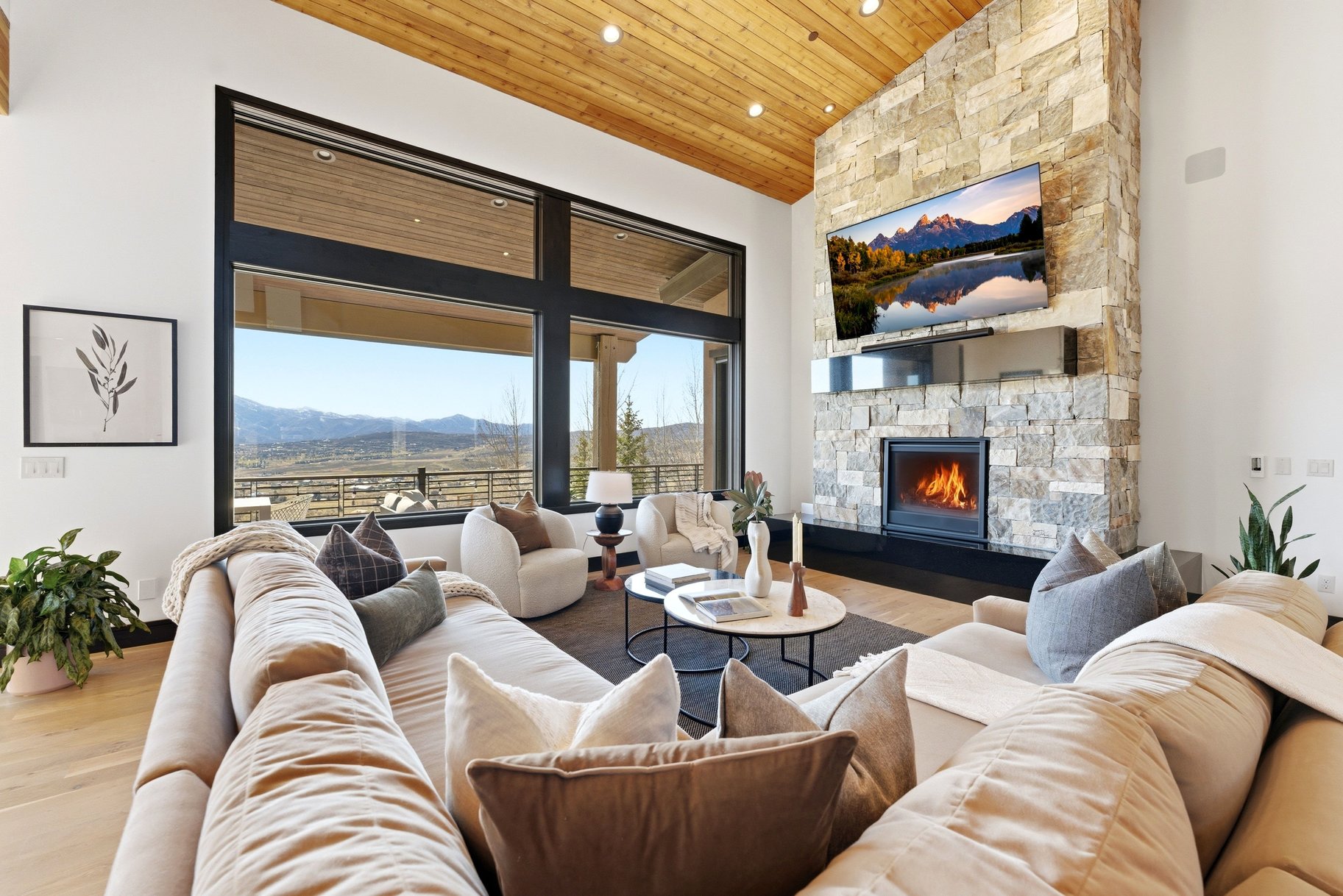  Beautiful Home with Forever Unobstructed Views on 10 Acres - 物件實景