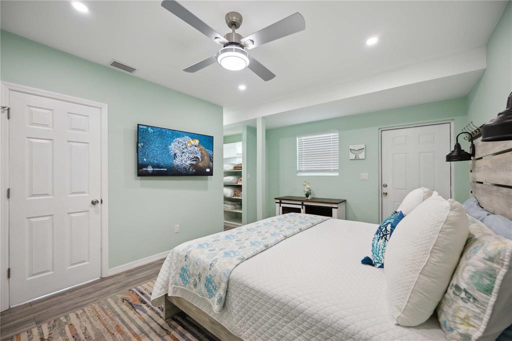 Sarasota, Florida, 34239, United States, 3 Bedrooms Bedrooms, ,2 BathroomsBathrooms,Residential,For Sale,1690637
