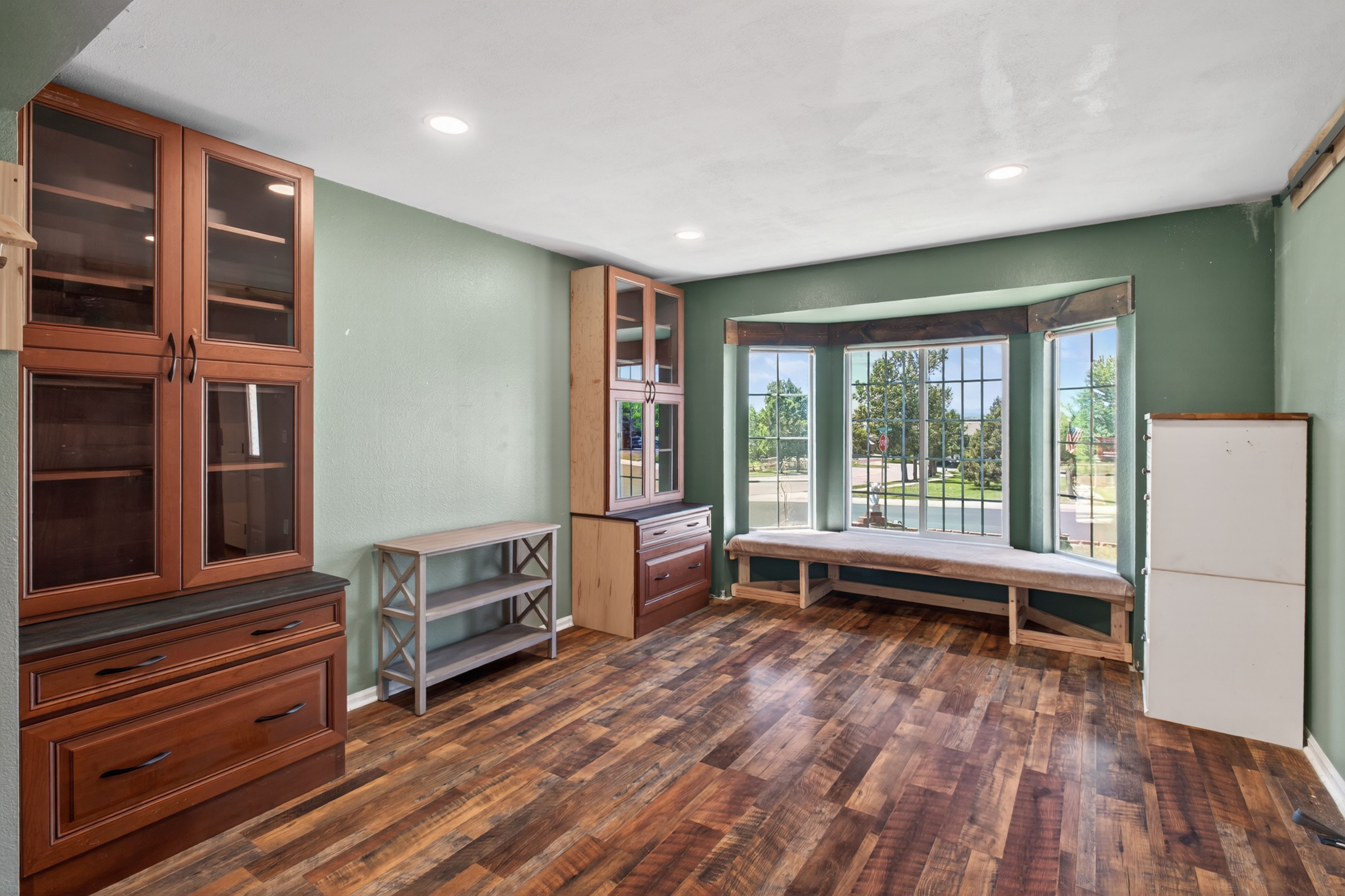  Situated on a Desirable Corner Lot in Hidden River - 物件實景