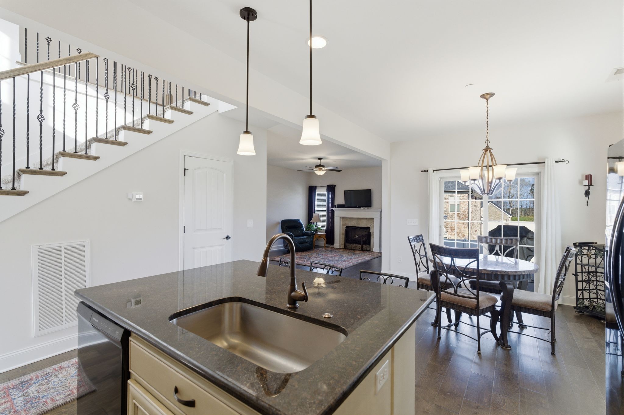  1007 Azalea Ct S, Ashland City, TN, 37015 - 物件實景